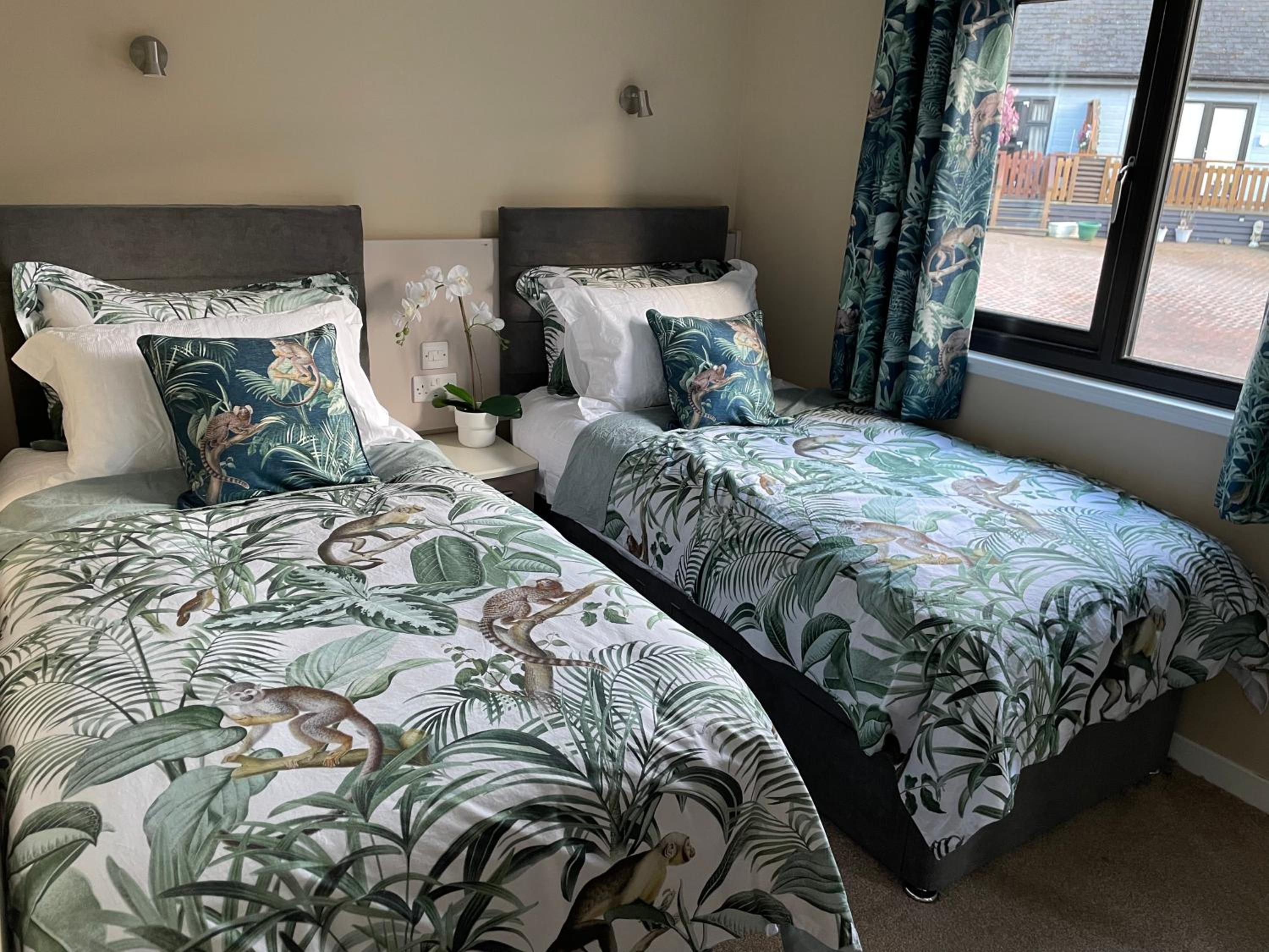 Luxury Riverside Lodge Blair Atholl — 13