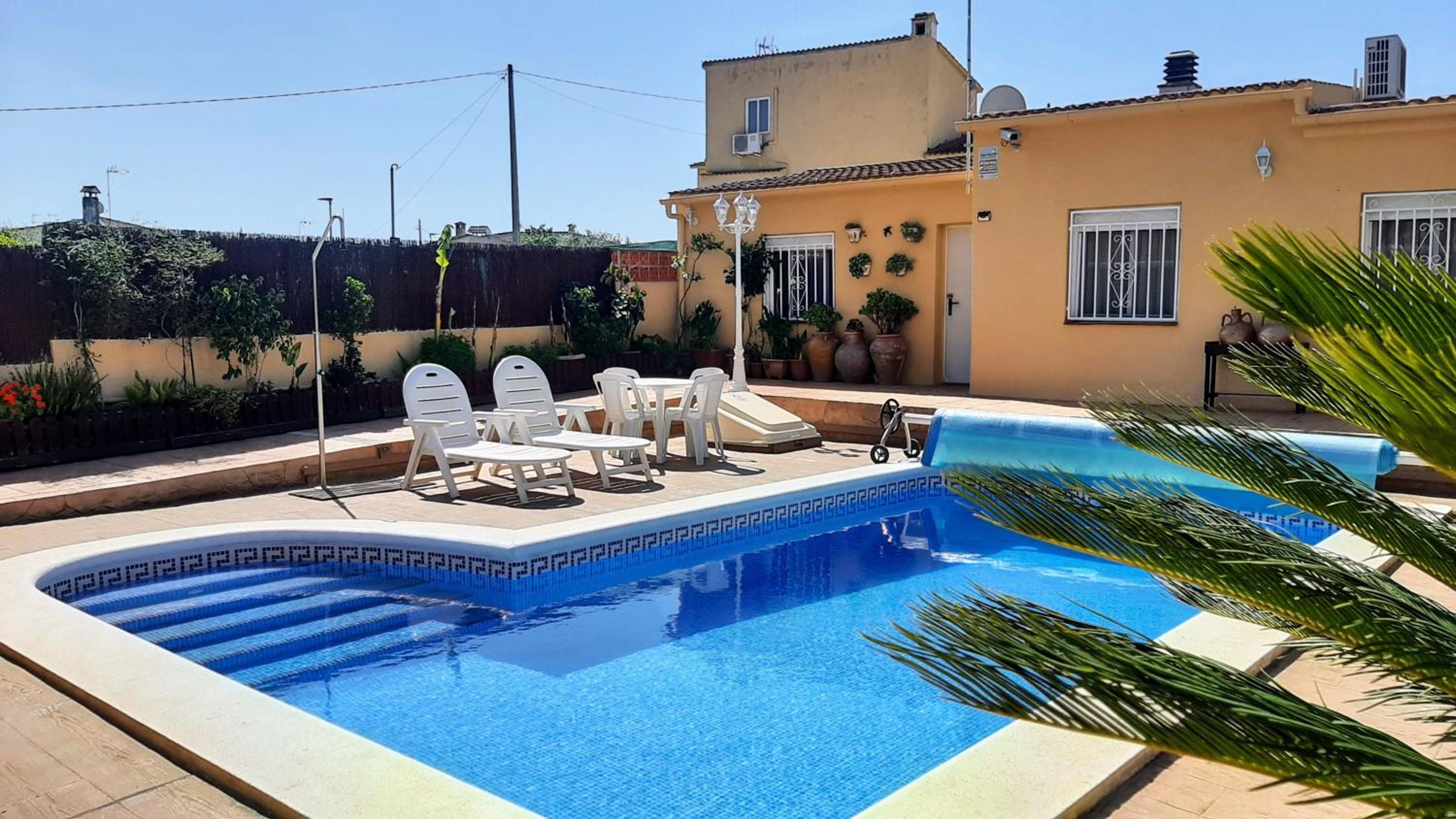 Chalet con piscina privada y barbacoa photo 3