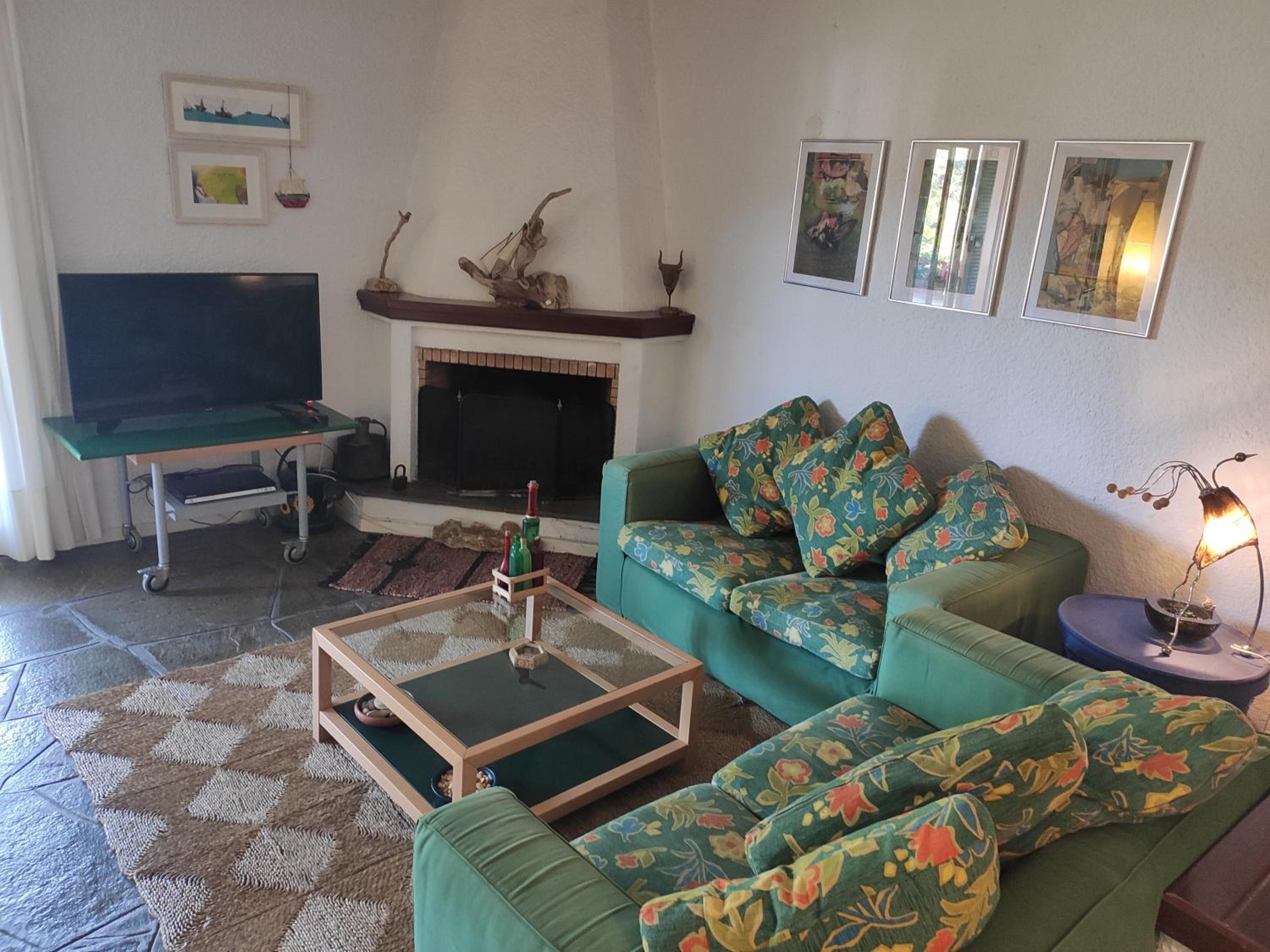 Cozy Villa in the Woods Next to the Sea, 7 Sleeps view 3