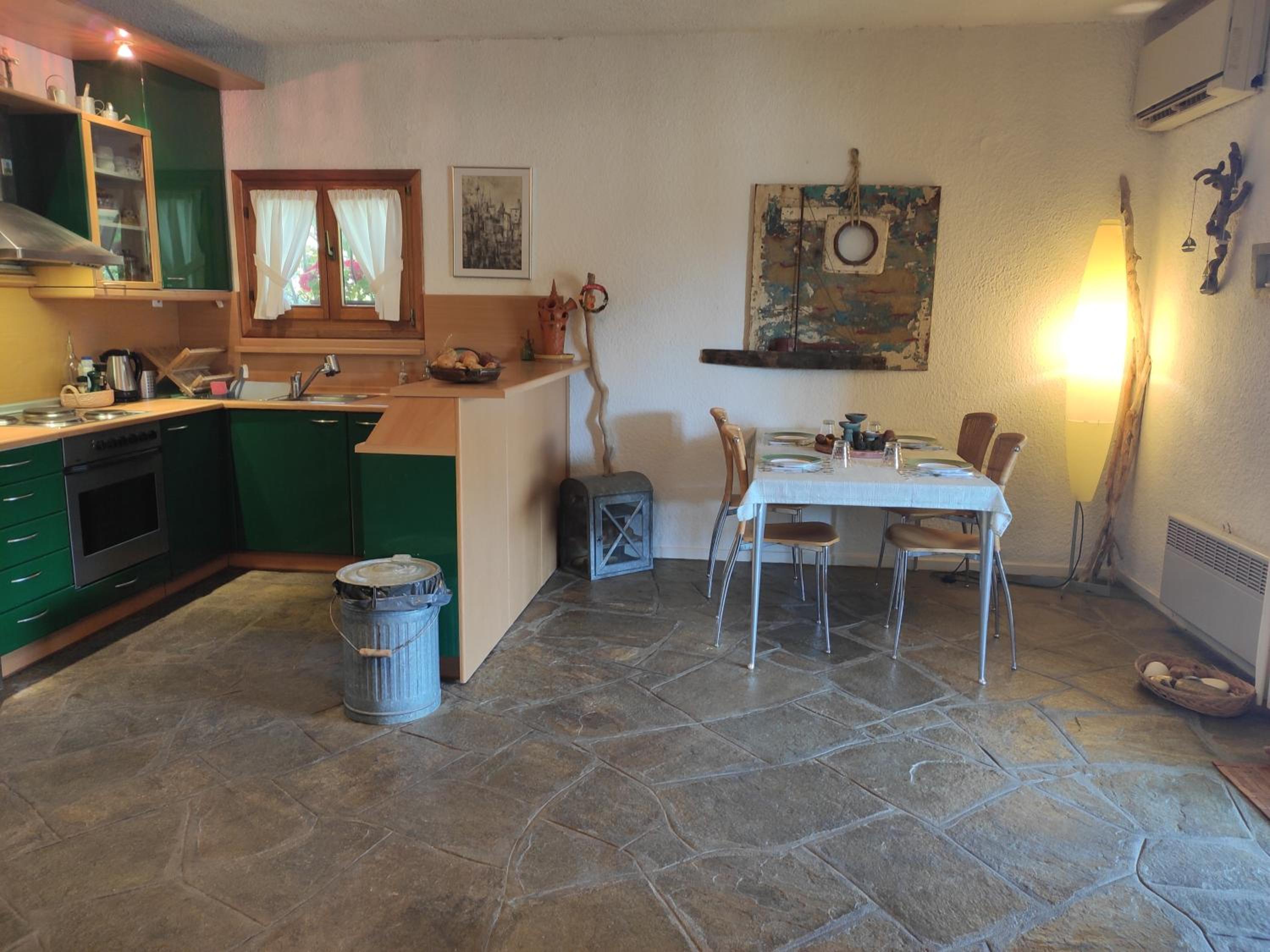 Cozy Villa in the Woods Next to the Sea, 7 Sleeps view 2