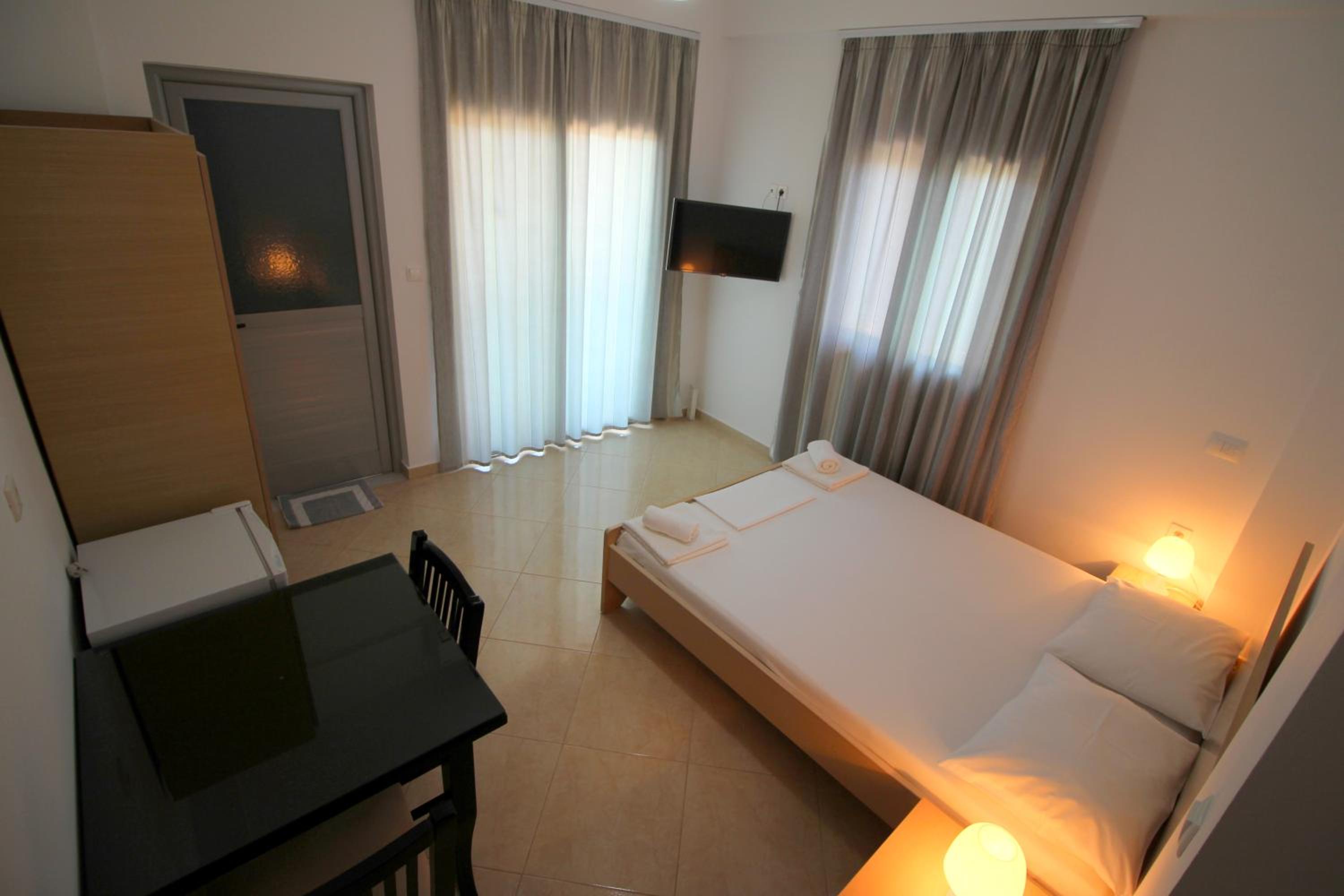 Erjon Apartments