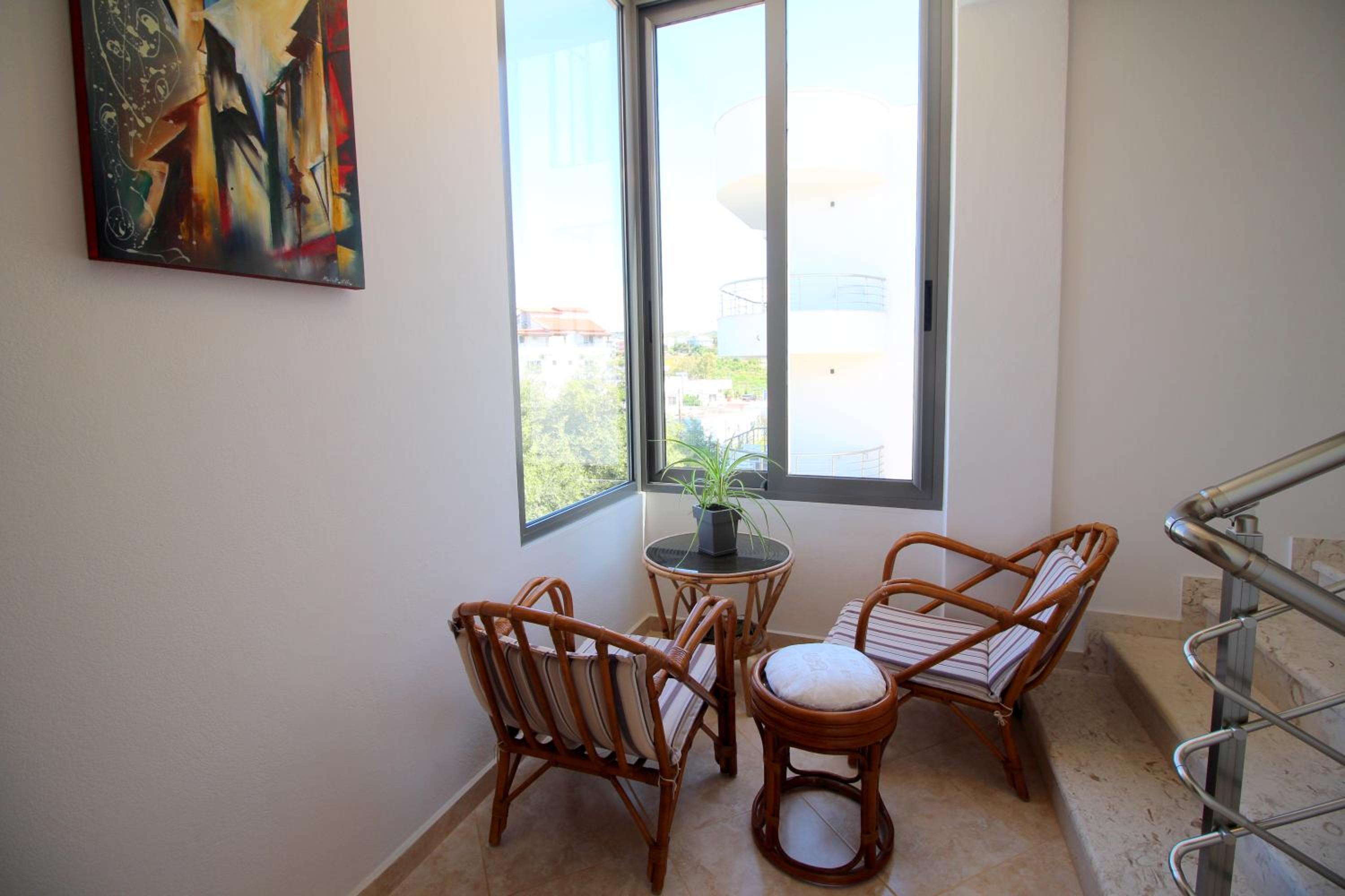 Erjon Apartments