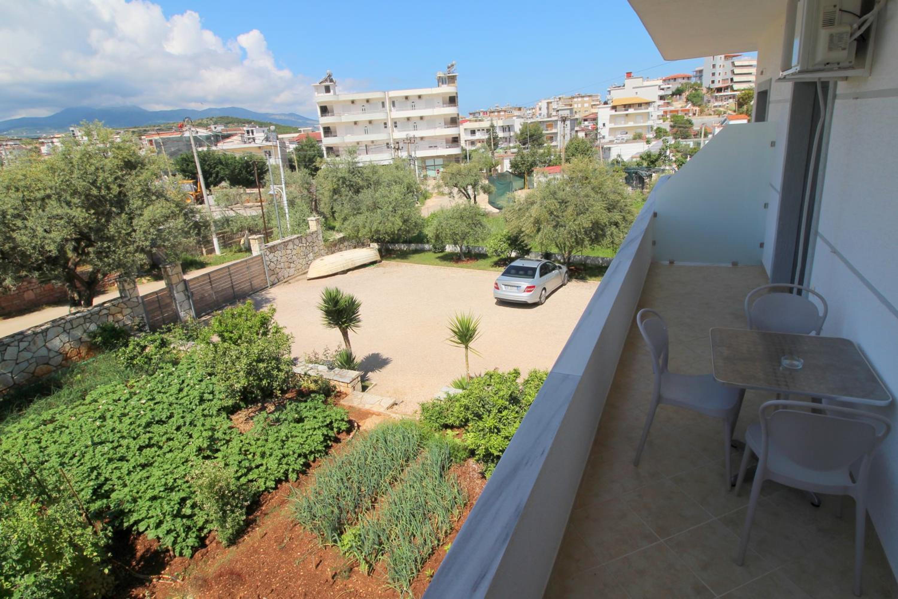 Erjon Apartments