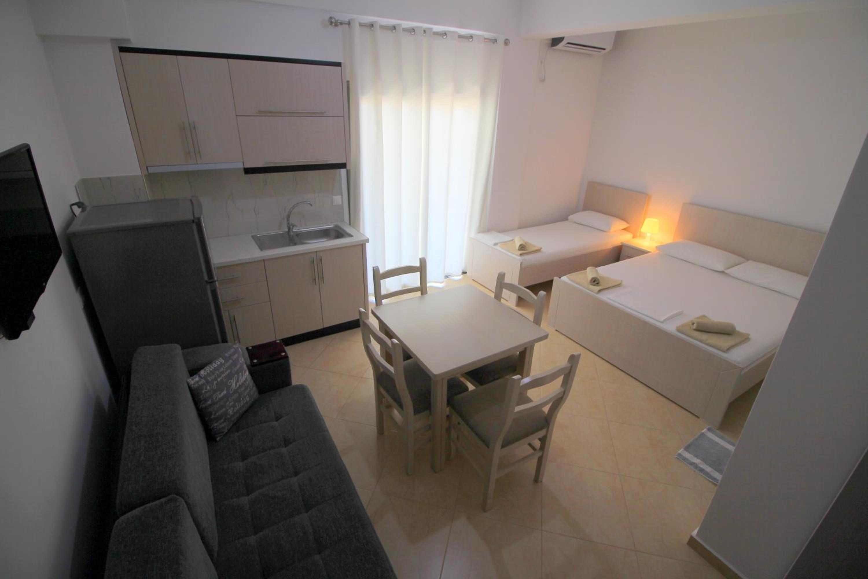 Erjon Apartments