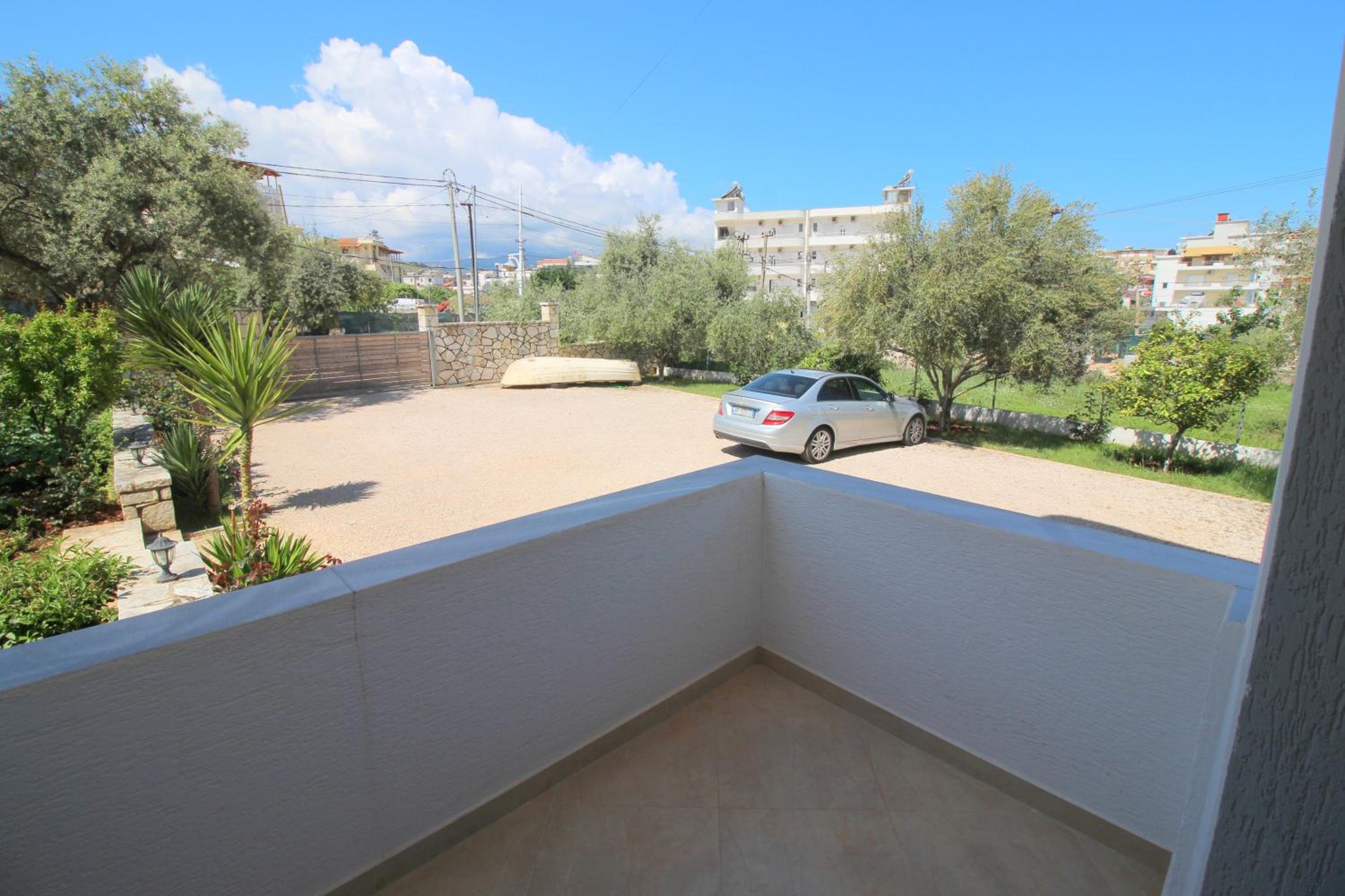 Erjon Apartments