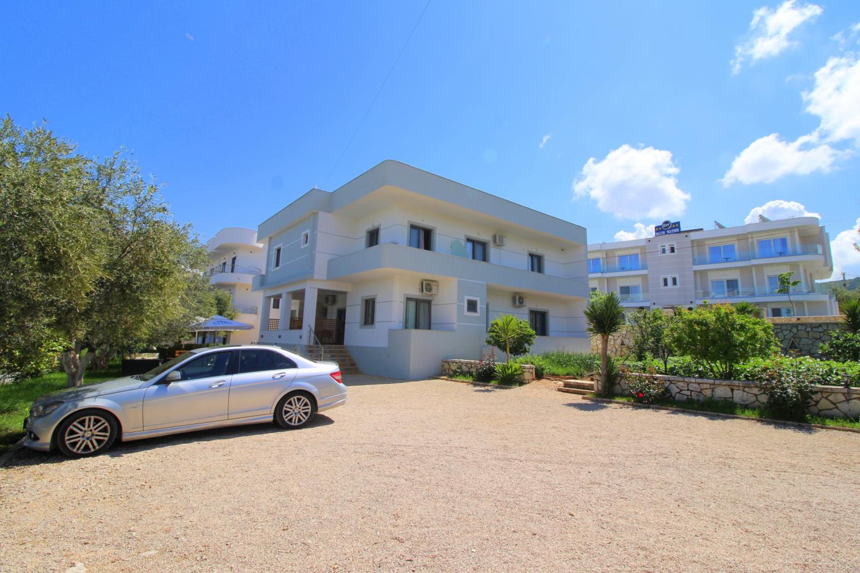 Erjon Apartments