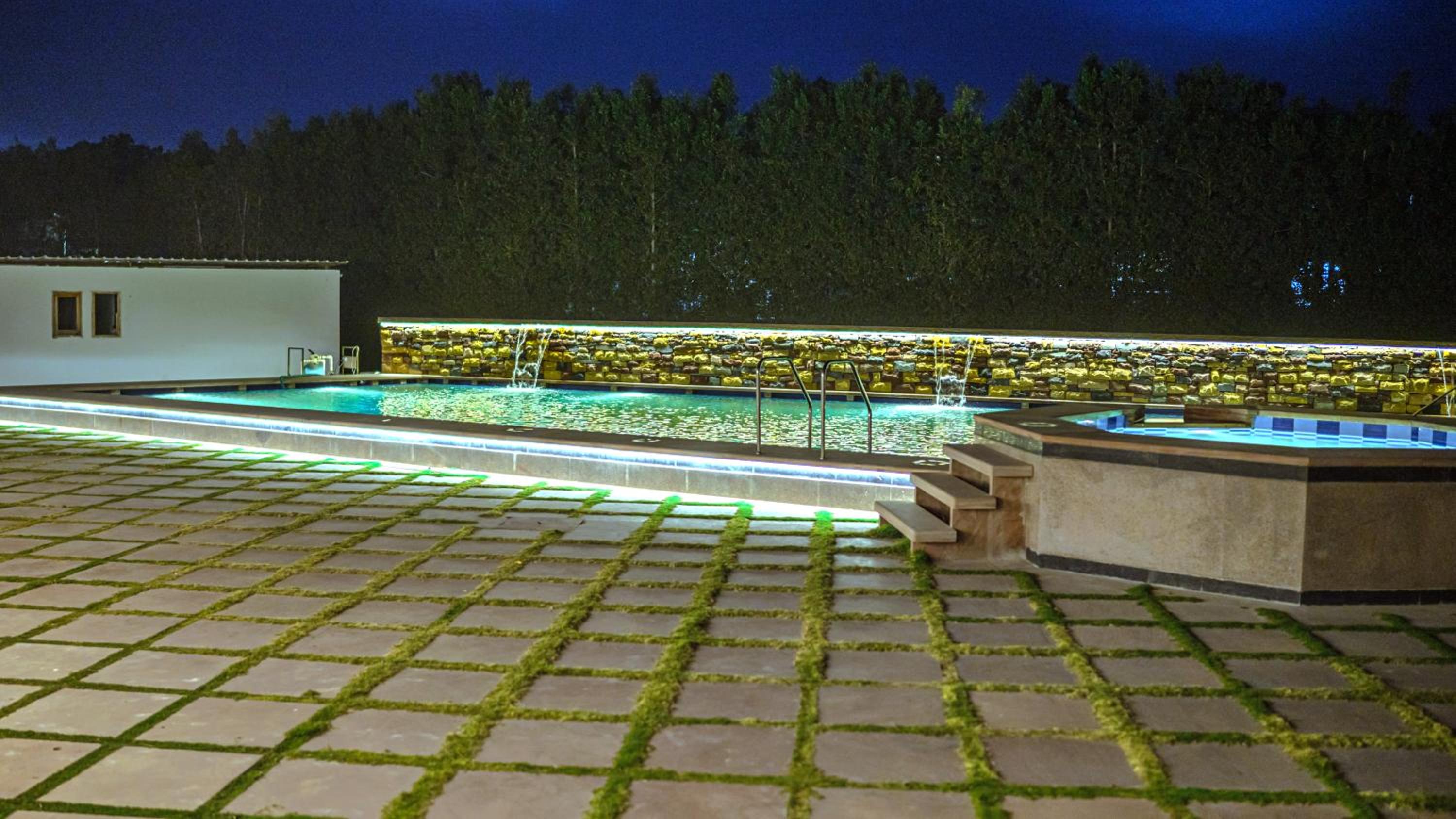 swimming pool