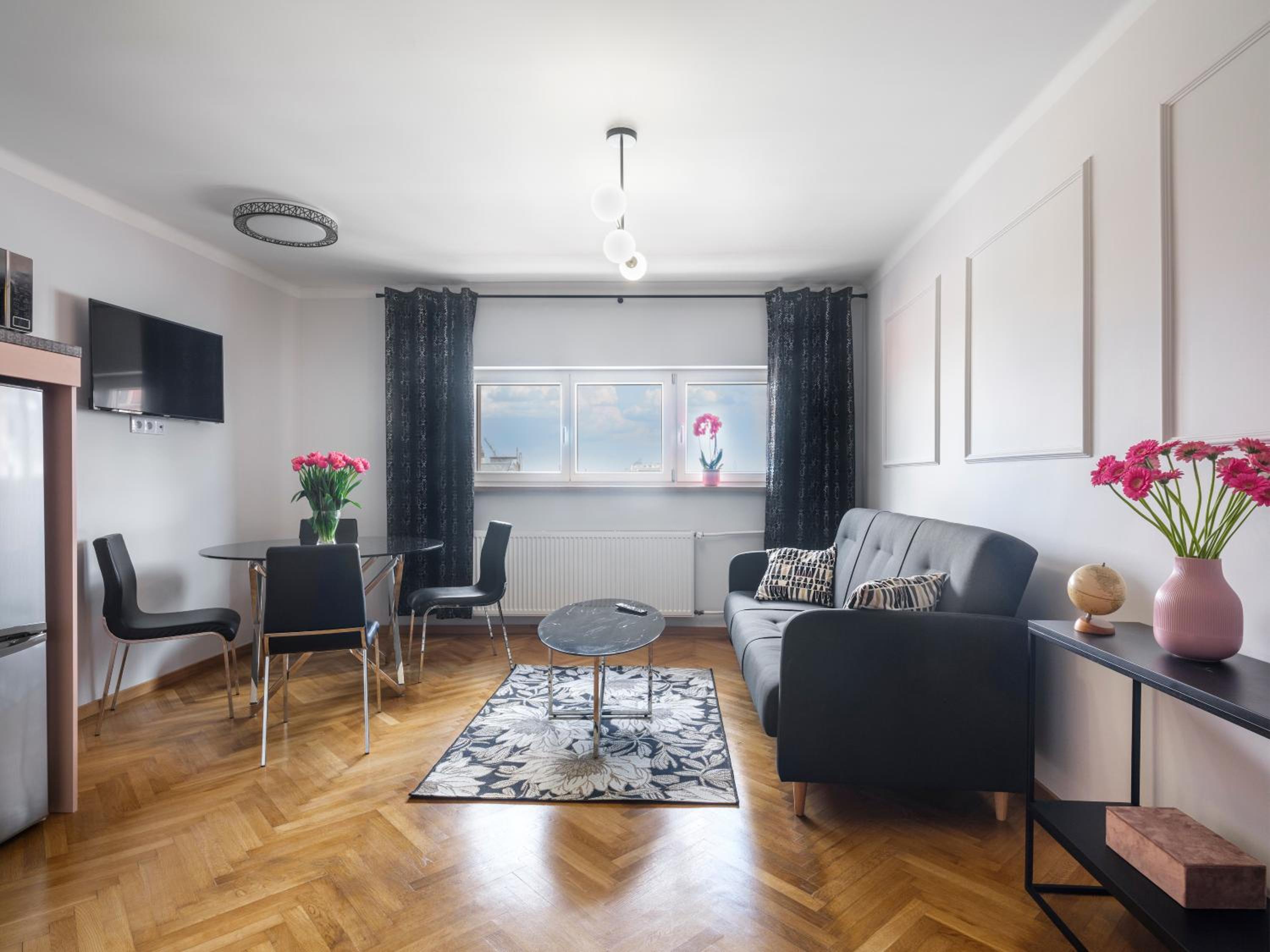 CracWoW City Center Apartment view 5