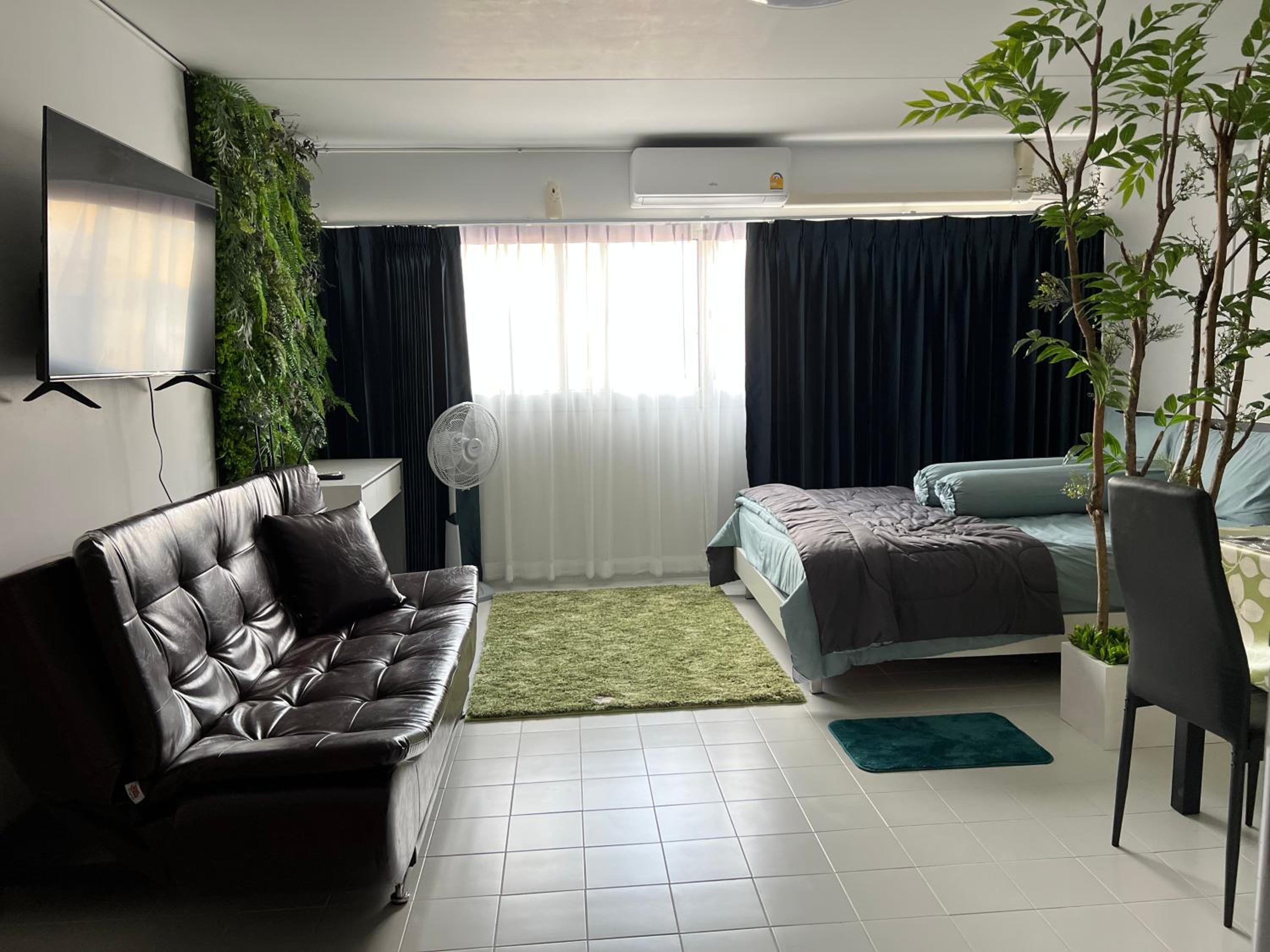 C9 Popula Condo by Prathomlerk