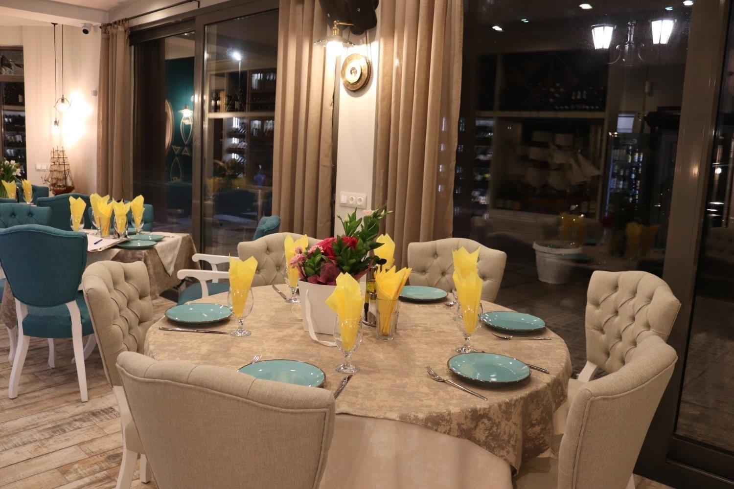restaurant