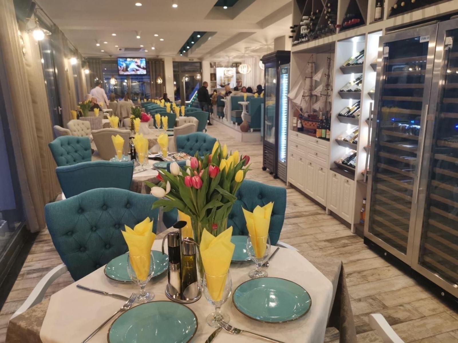 restaurant