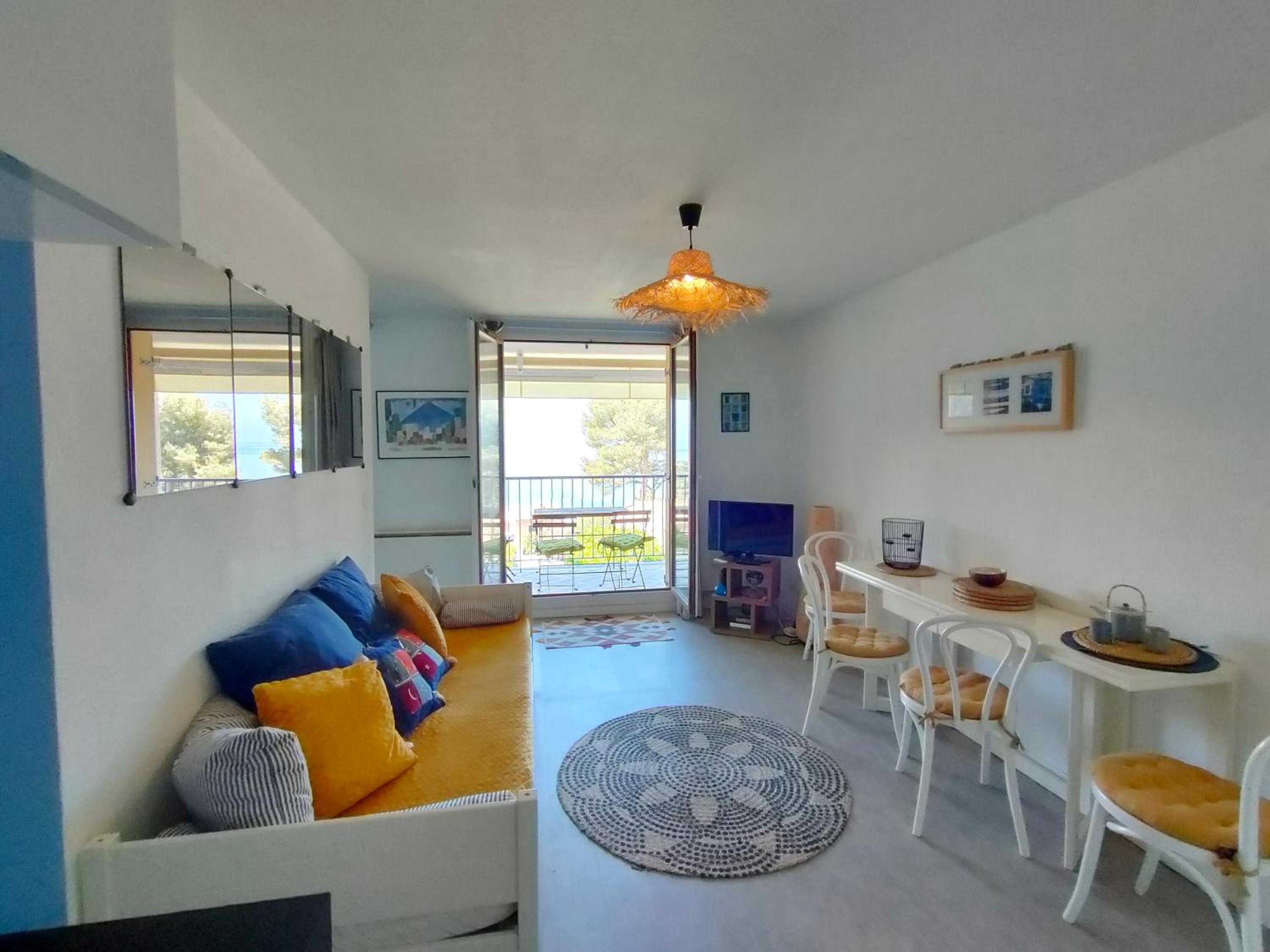 Appartement avec terrasse vue mer, proximité plage, place parking view 2