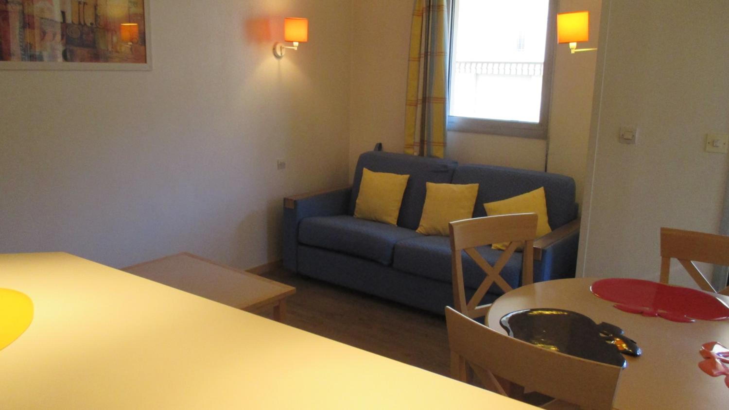Promenade des Bains Apartment