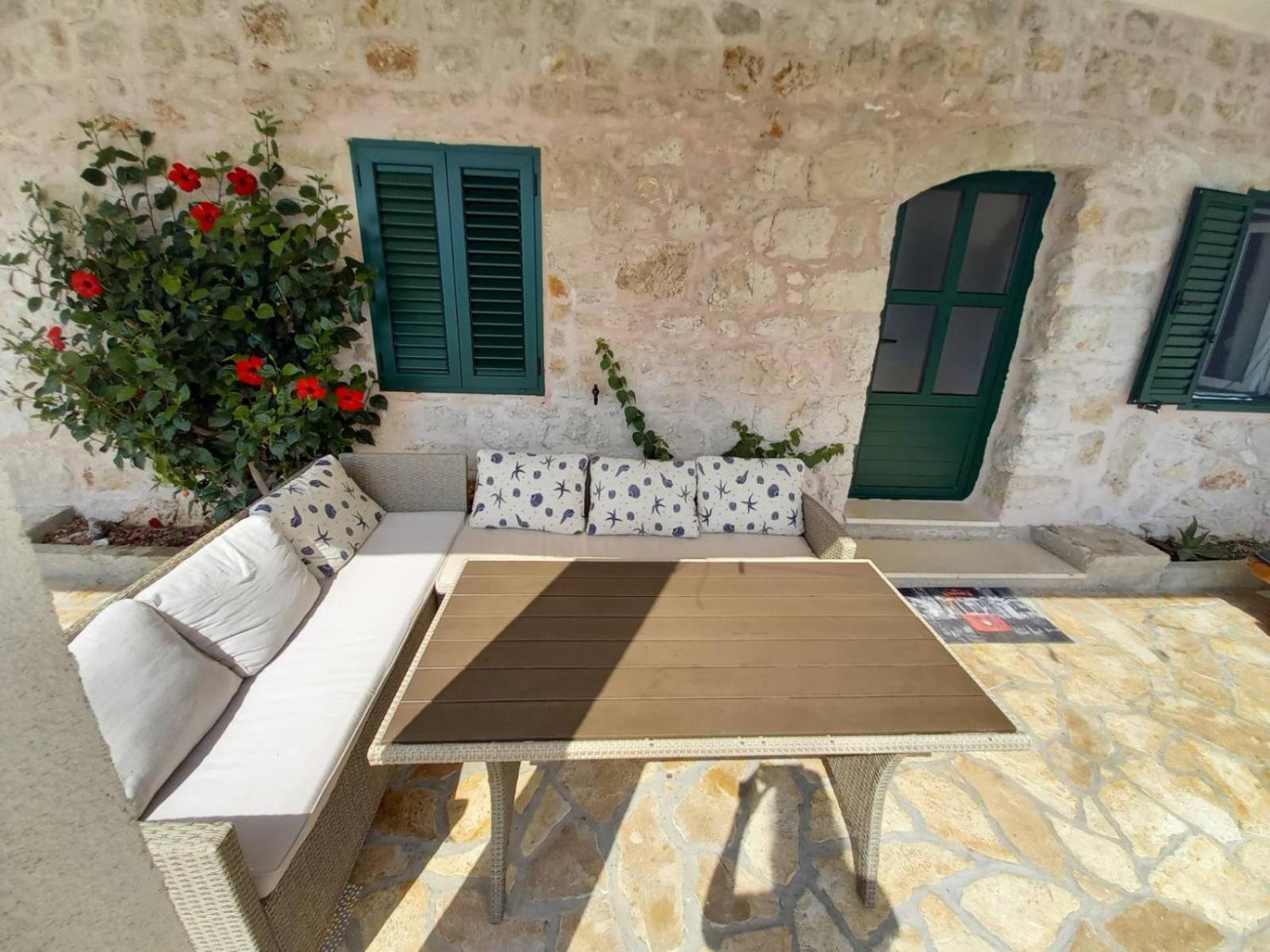Robinson Medvidna Hvar Apartments