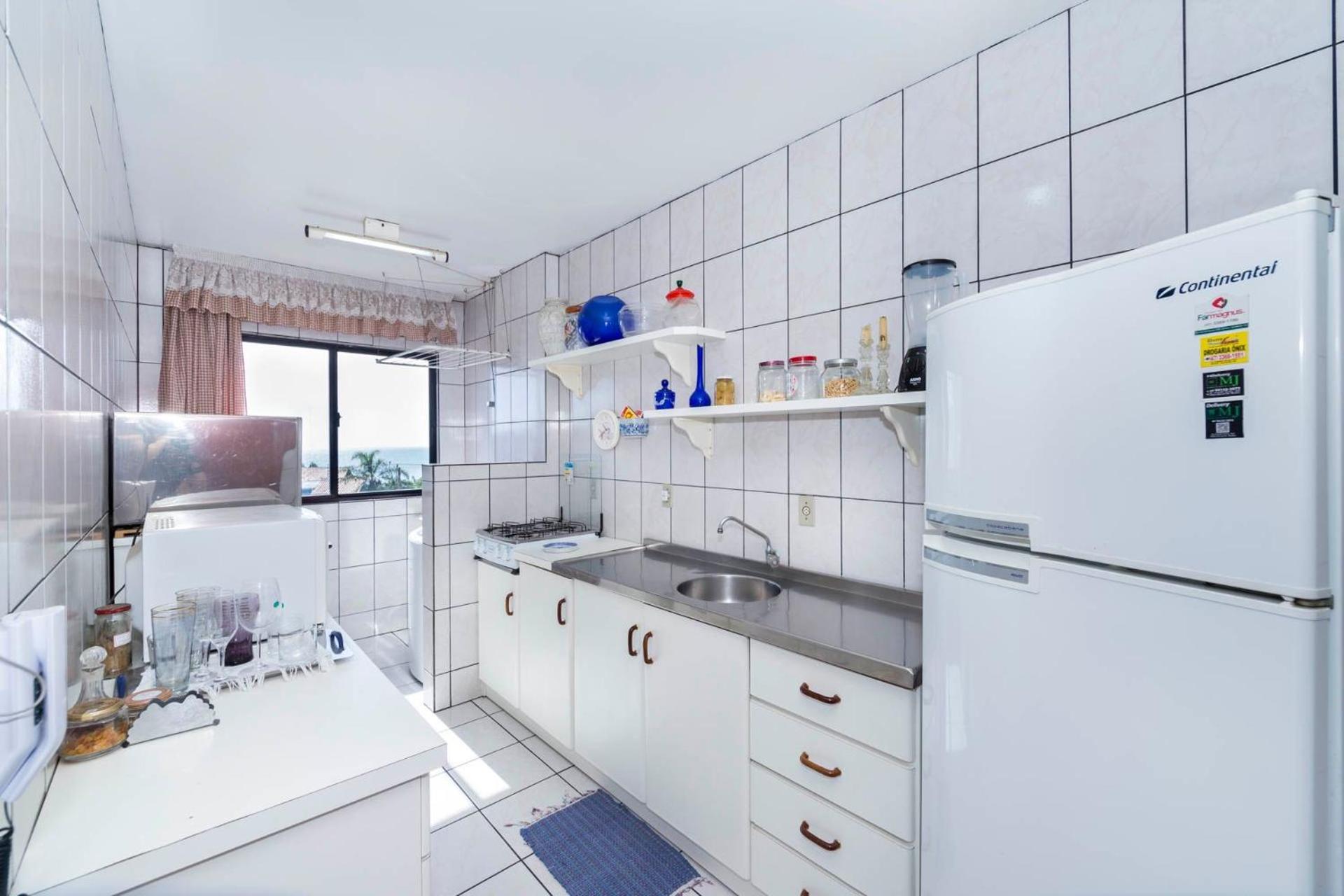 301M - Excelente apartamento 2 quartos com Vista ao Mar, para até 5 pessoas próximo à Praia de Bombas - SC