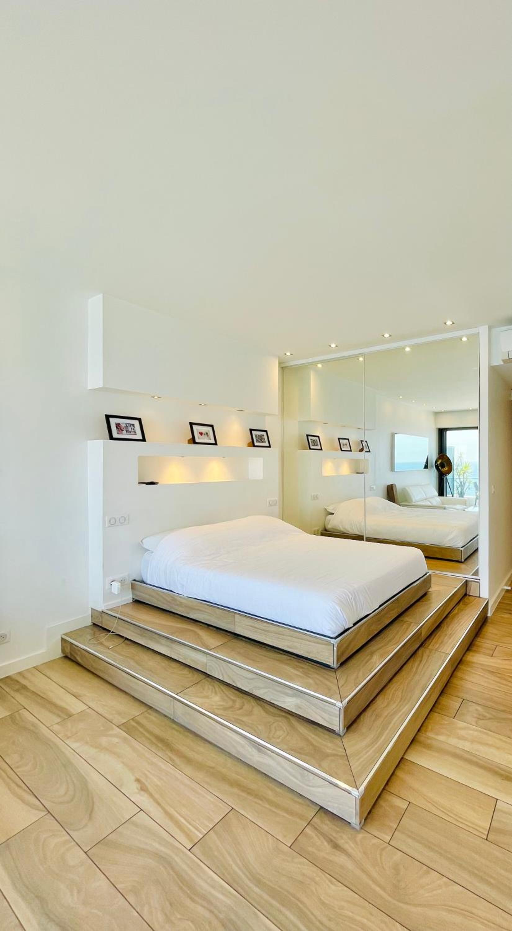 SEA VIEW TOP FLOOR - PROMENADE DES ANGLAIS photo 2