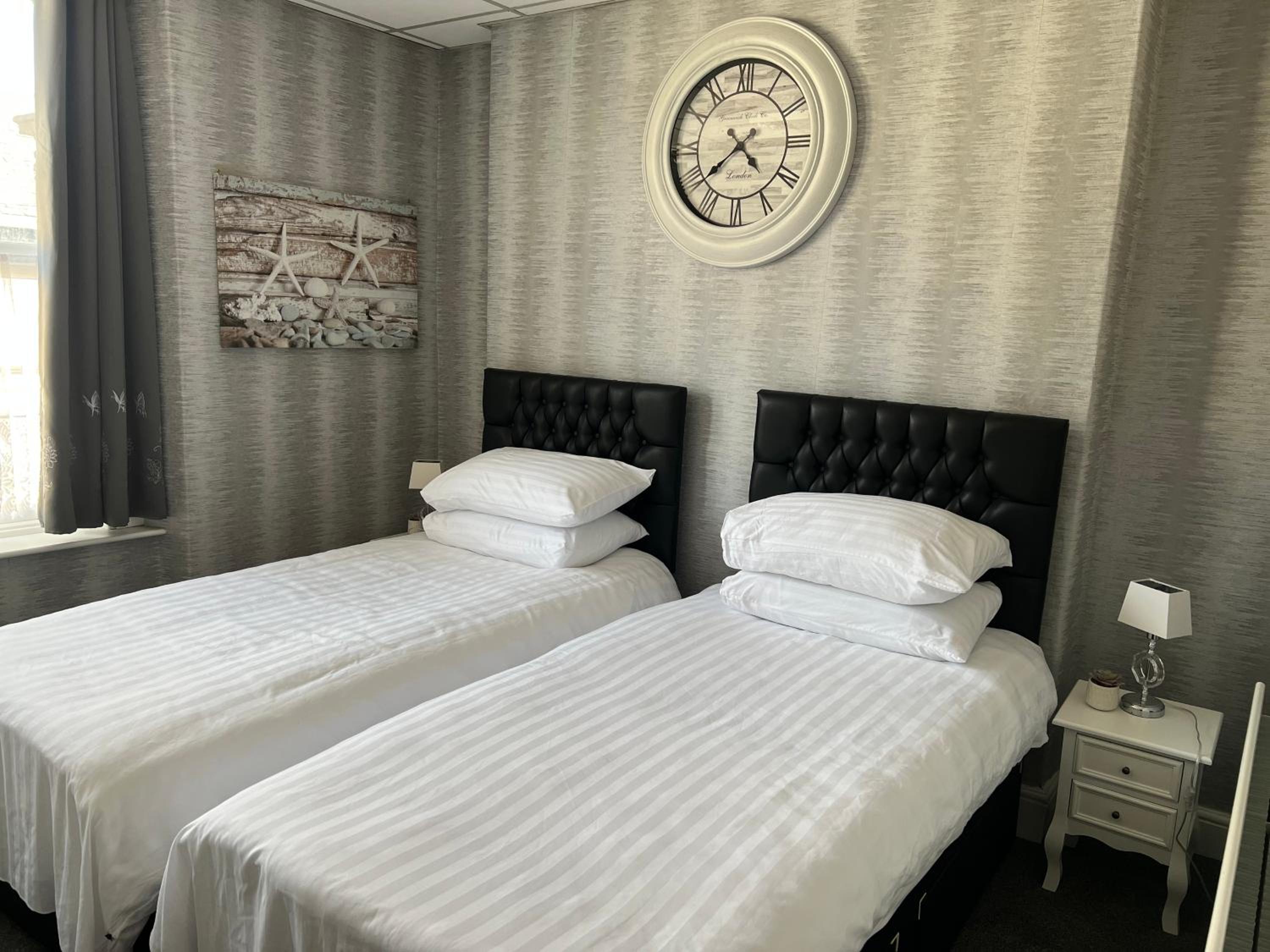 Sea-Renity - Self Catering Holiday Let view 2