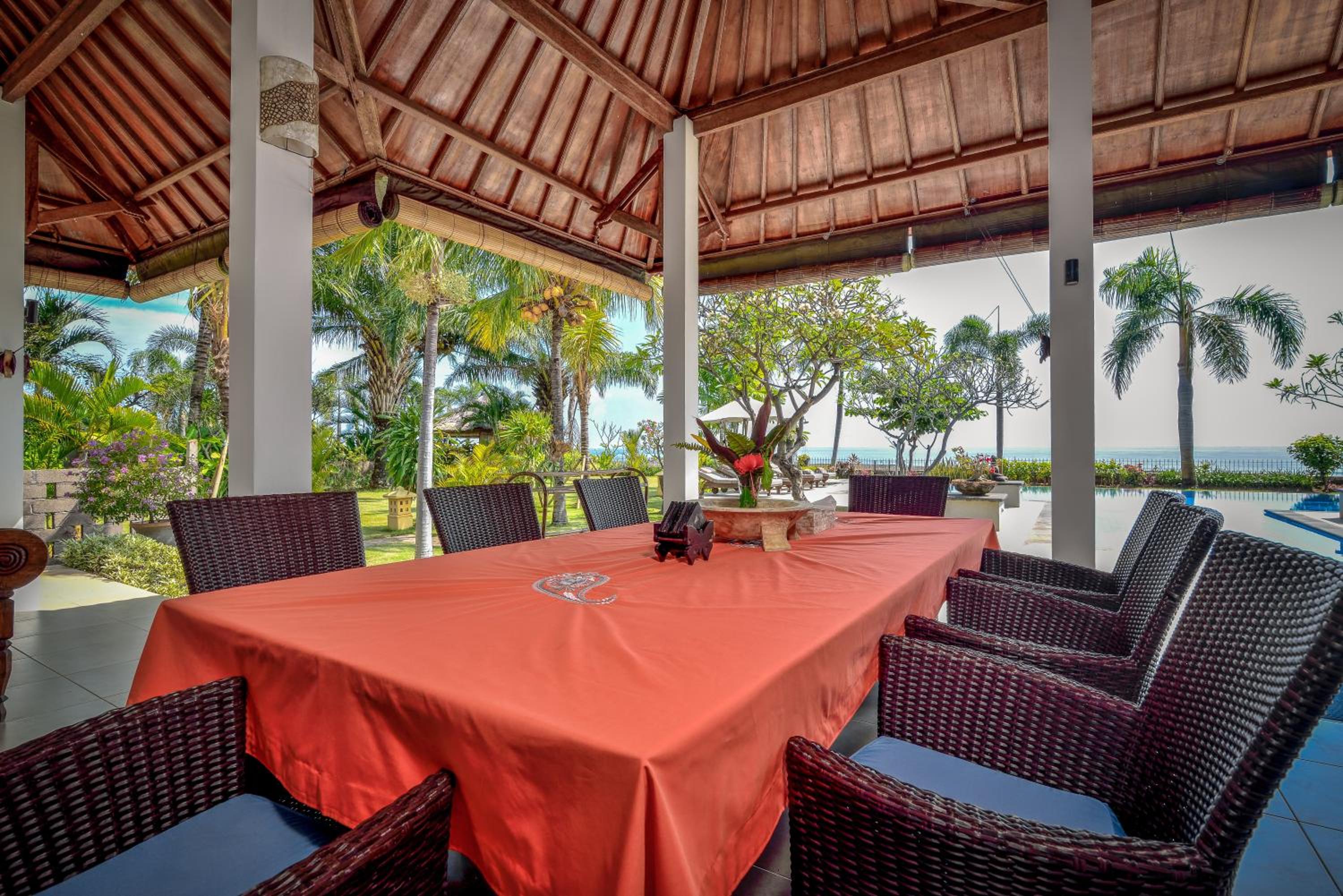 Villa Saffraan -Paradise at the Bali sea!-