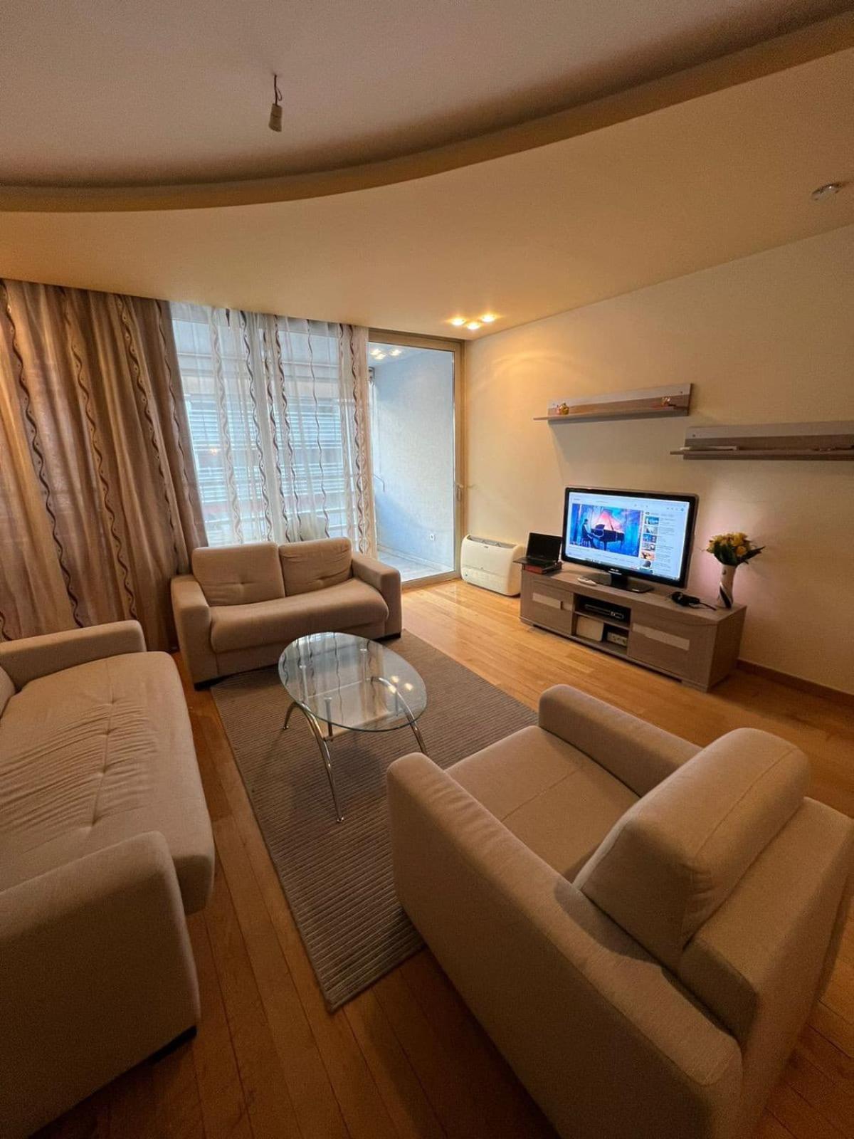 'M&M' two bedroom apartment in center of Budva