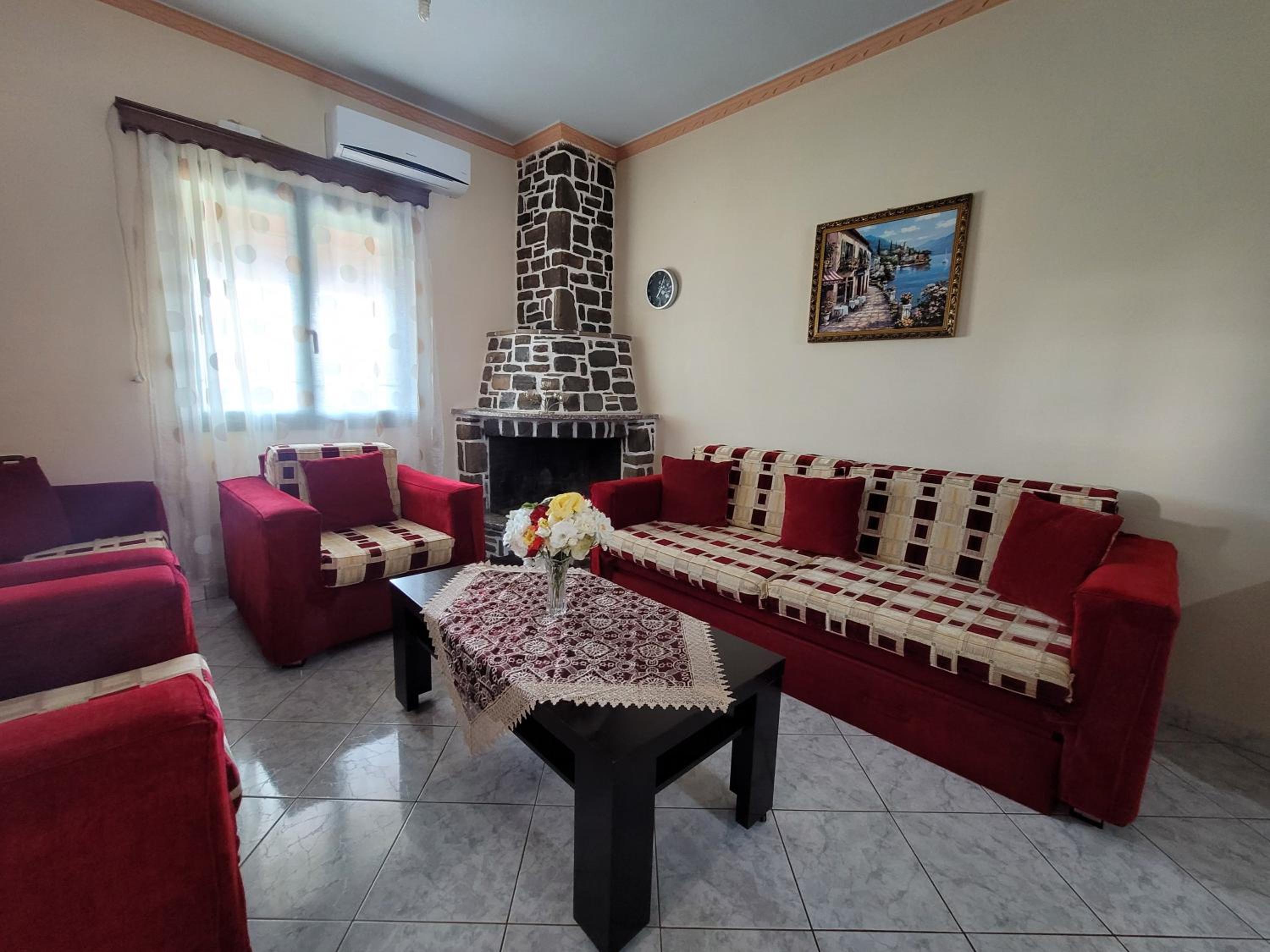 Petrefi Apartments
