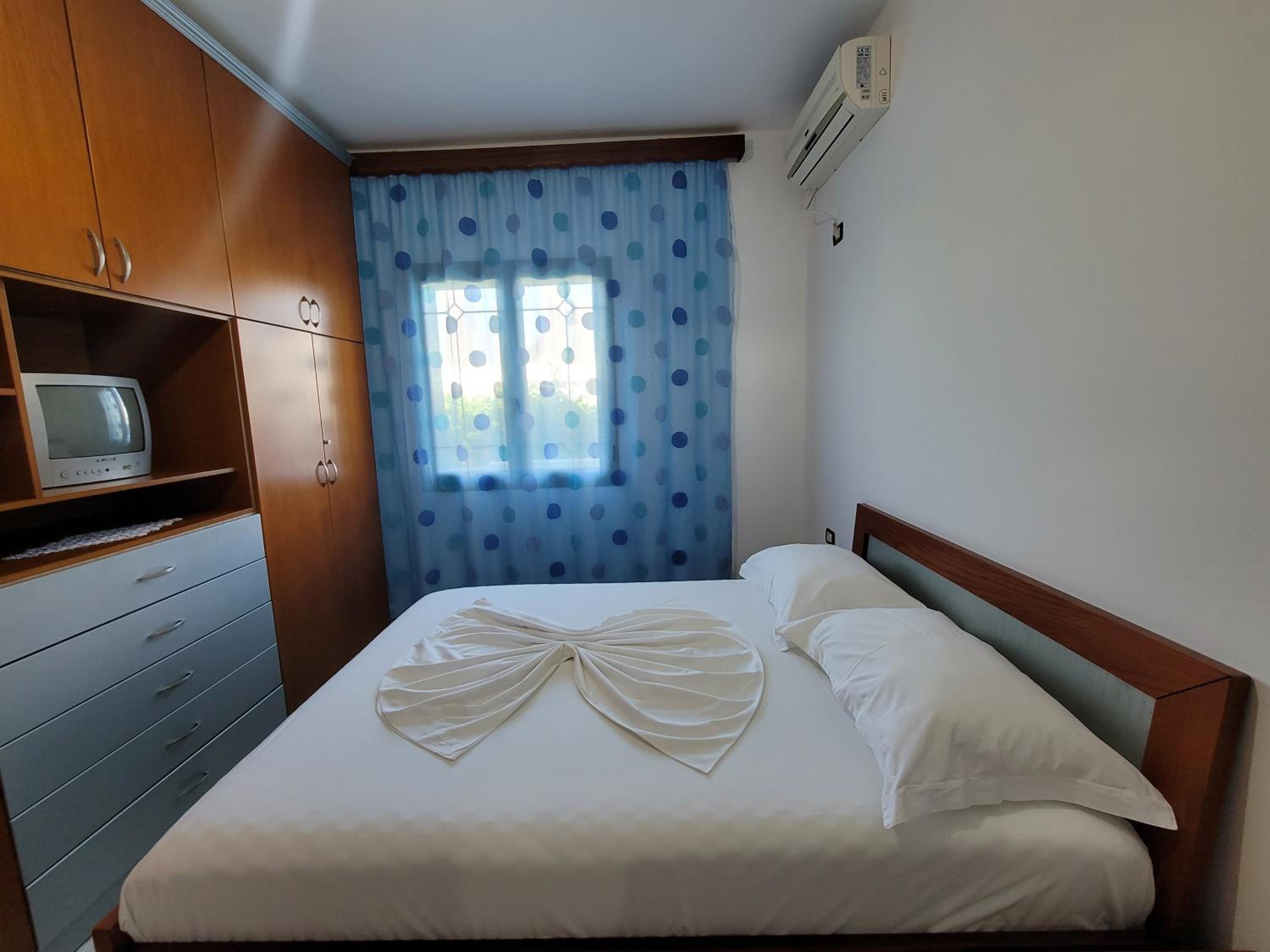 Petrefi Apartments