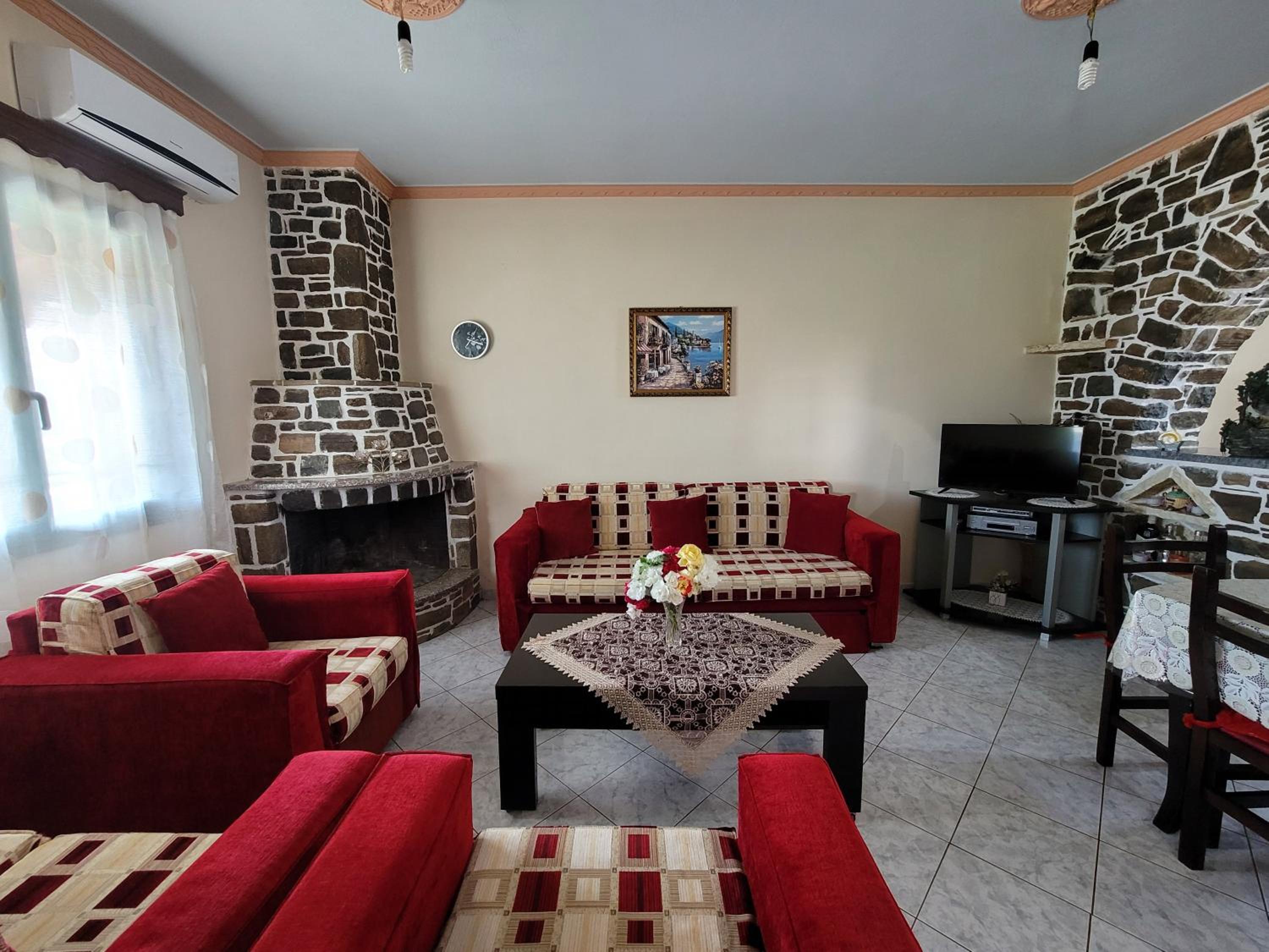 Petrefi Apartments