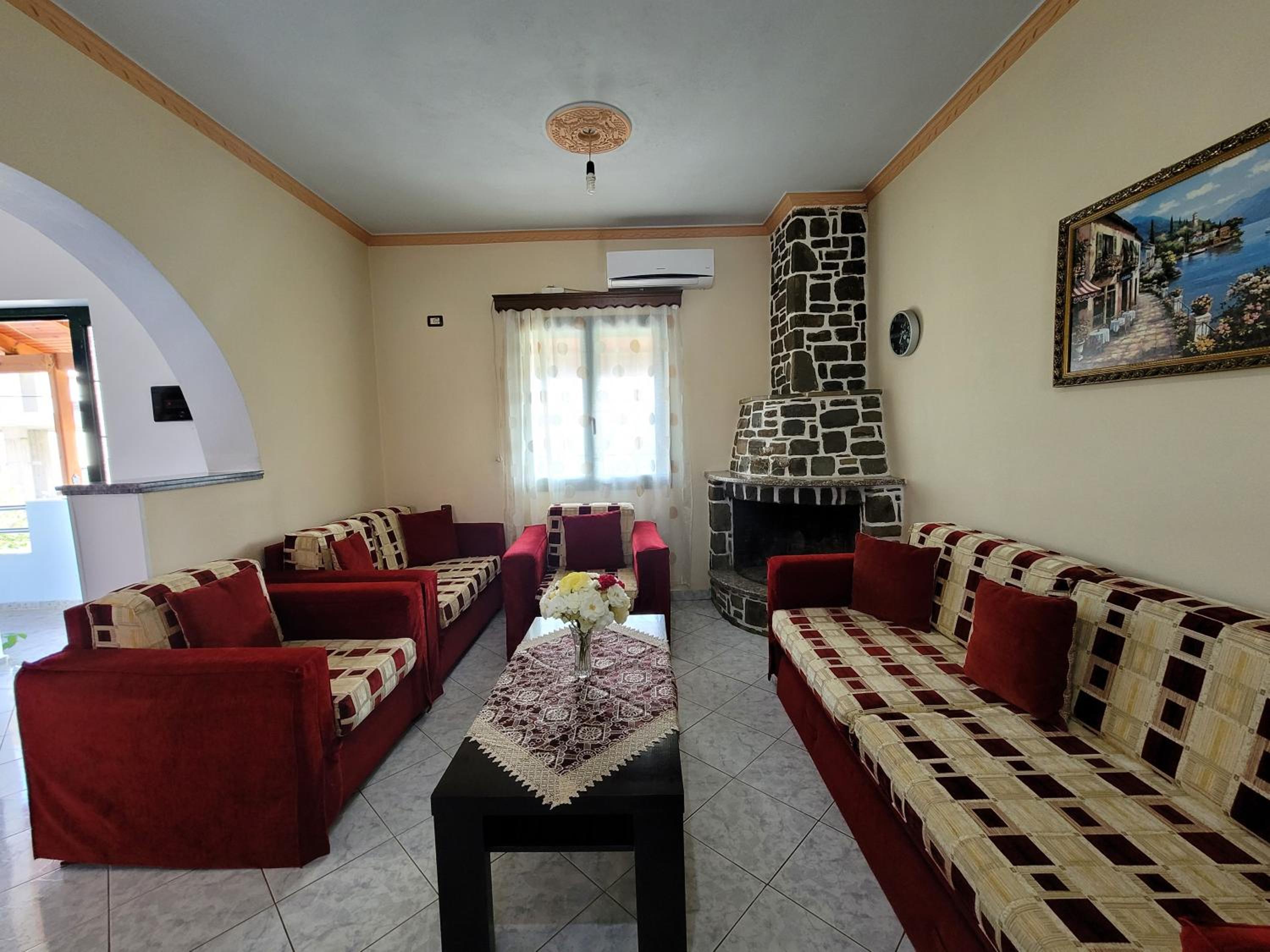 Petrefi Apartments