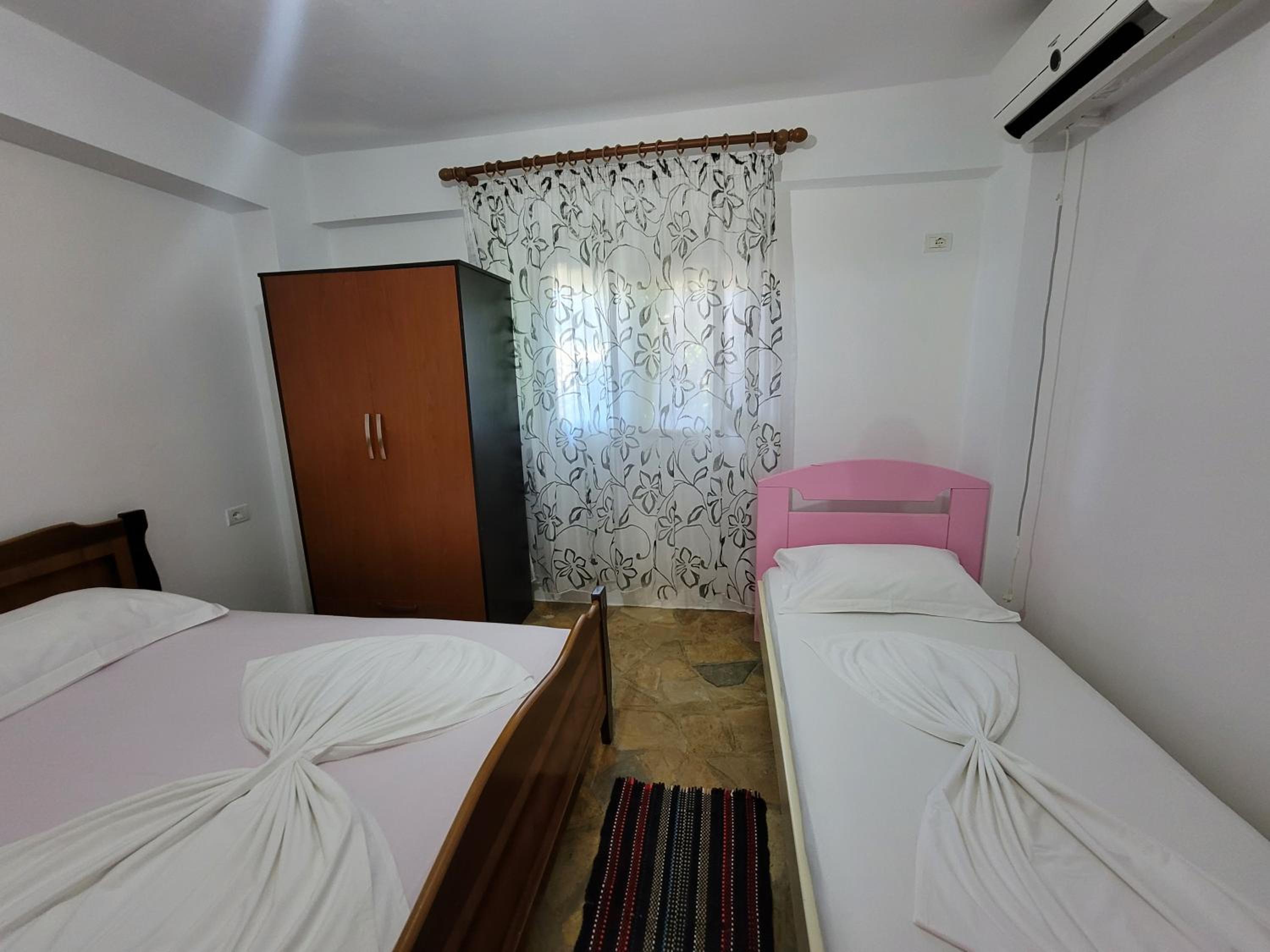Petrefi Apartments