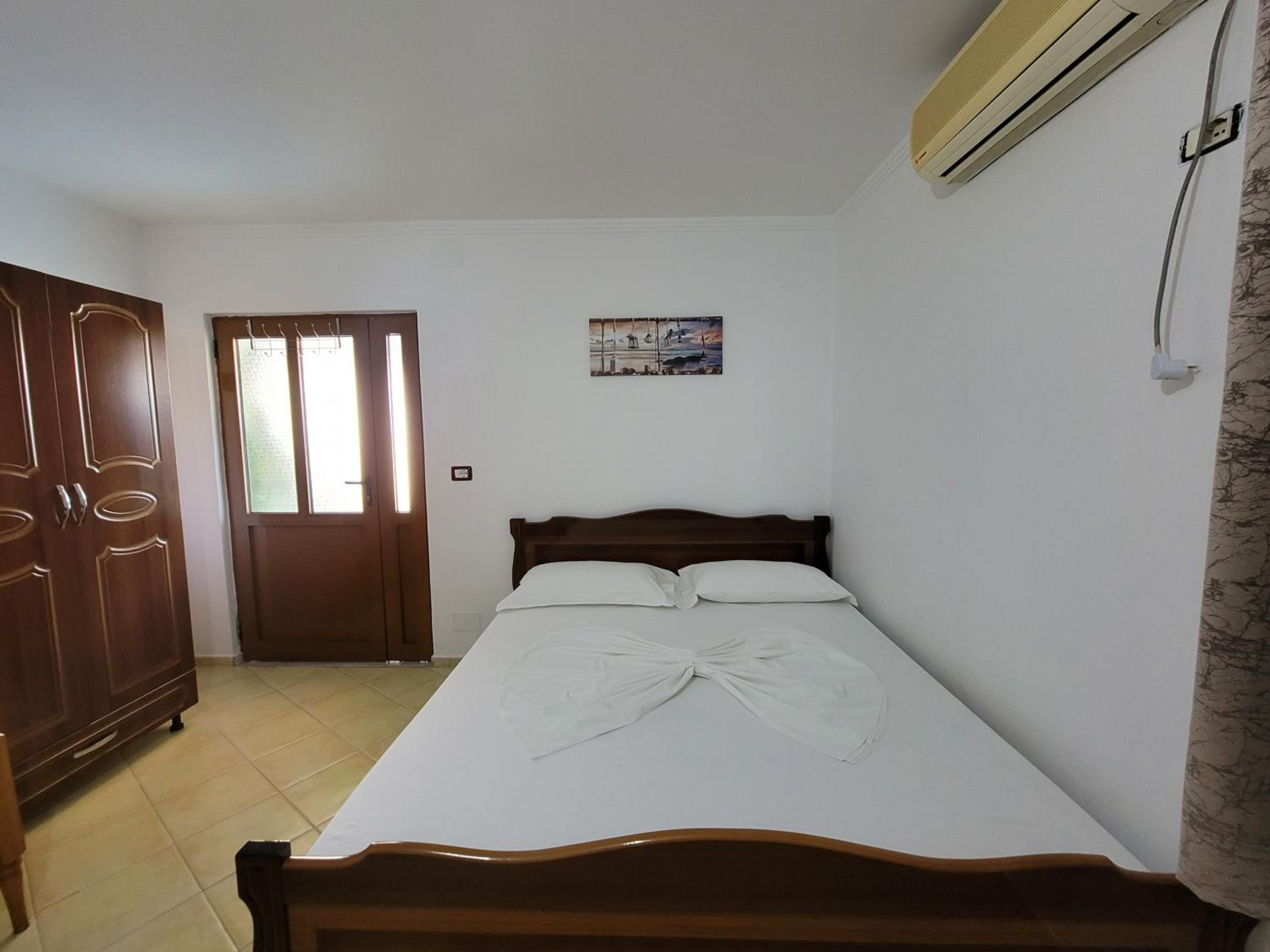 Petrefi Apartments