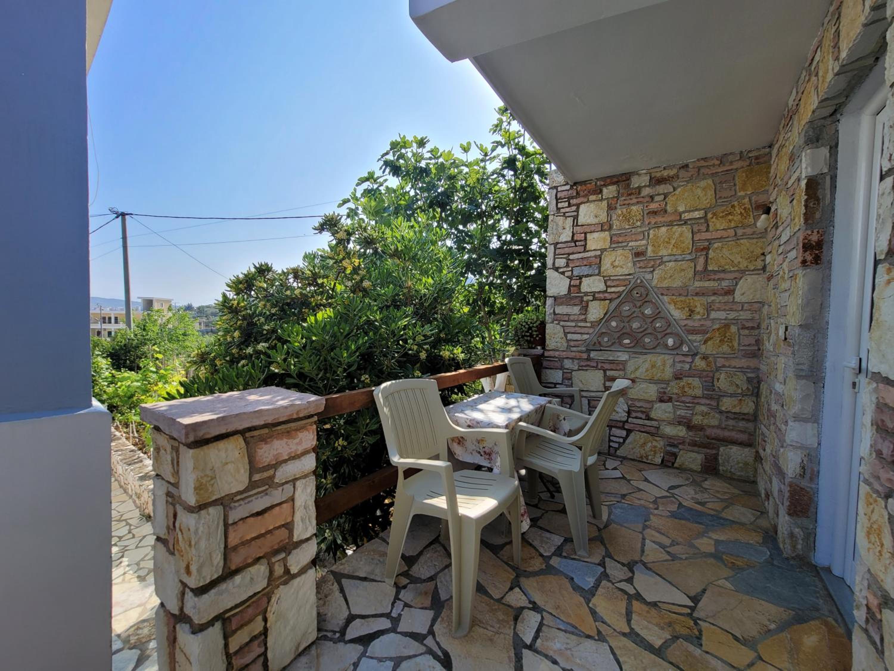 Petrefi Apartments