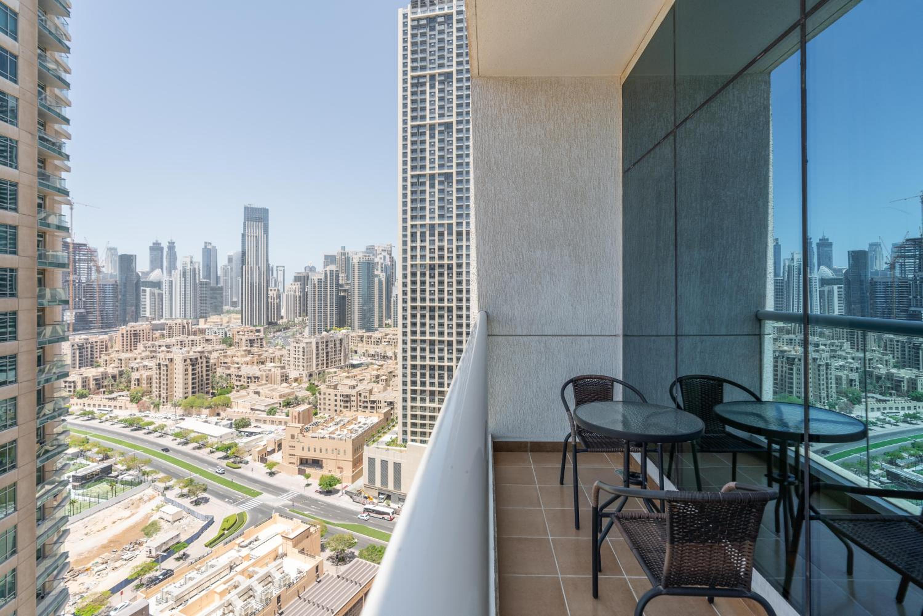 Spacious 2 beds 5 min walk from Dubai Mall with brand new gym and rooftop swimming pool