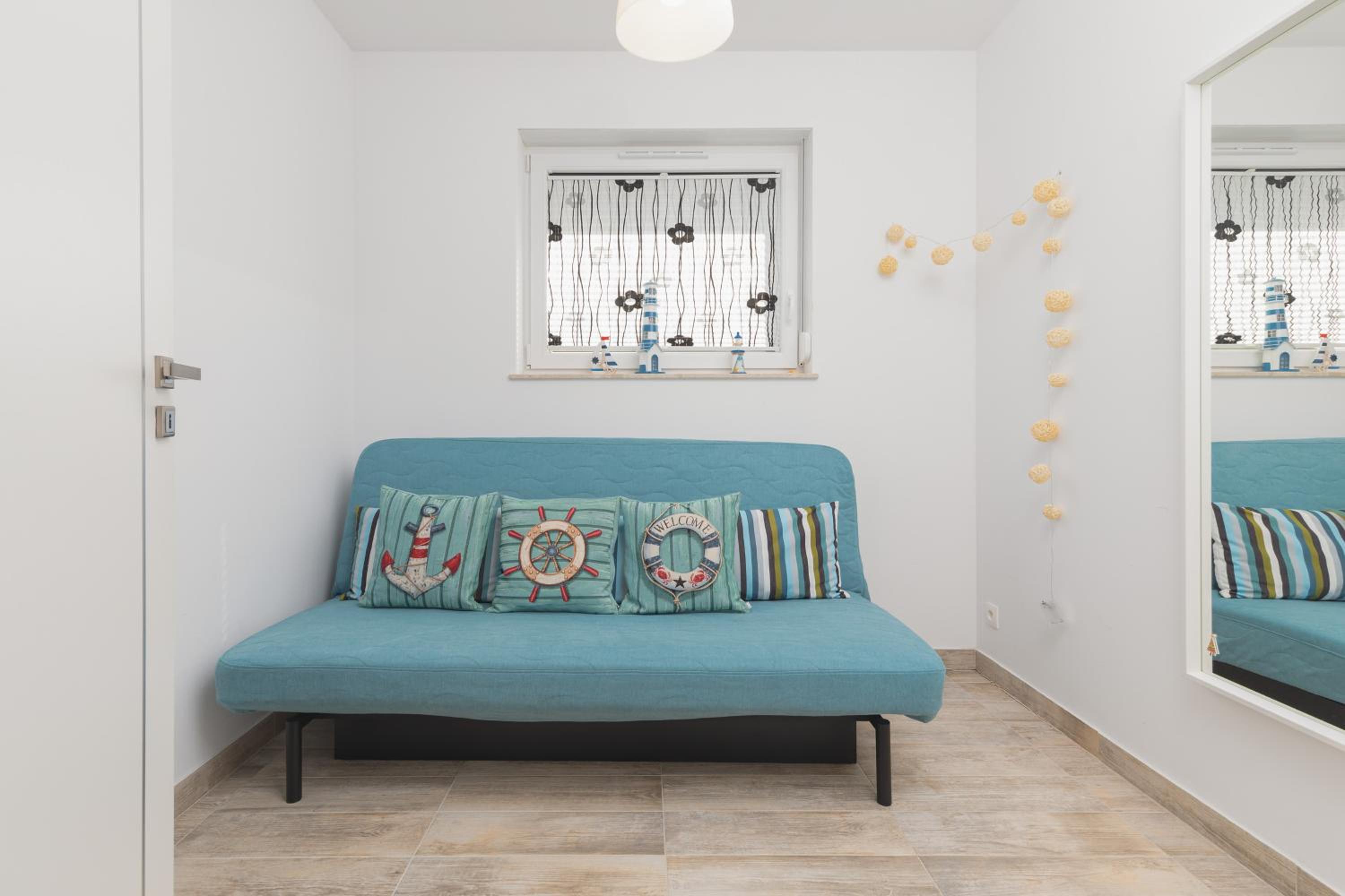 Sunny Apartment Łukęcin by Renters