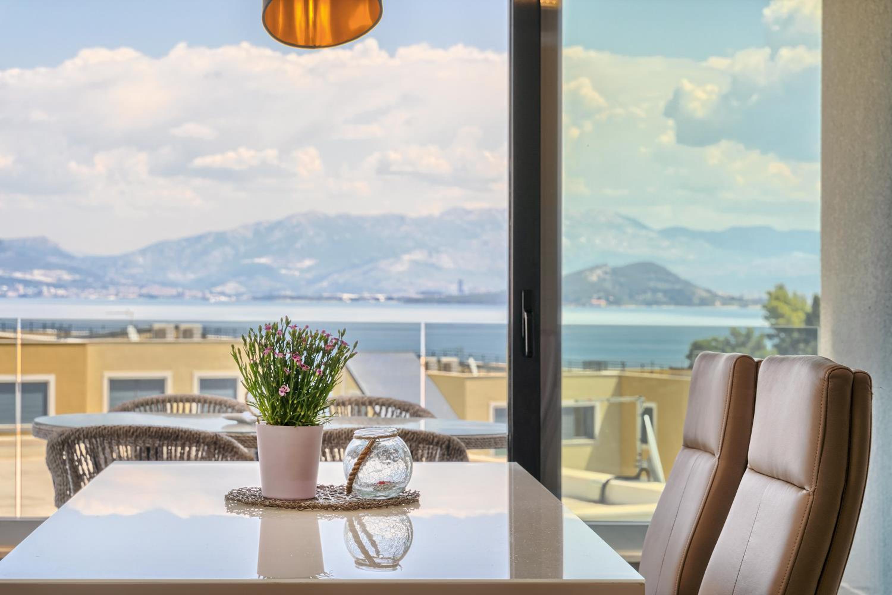 Moni's Place - fresh seaview apartment view 4