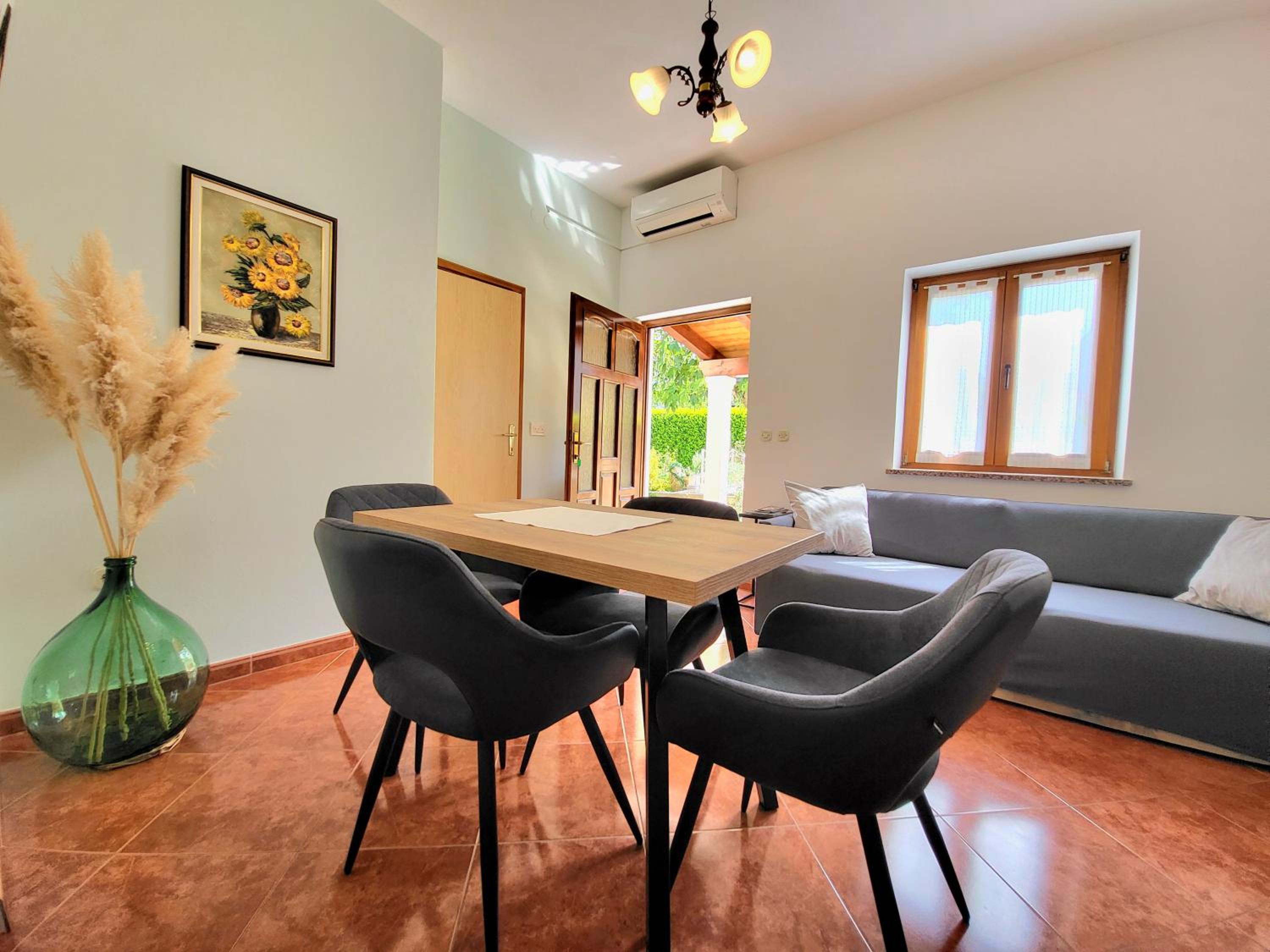Comfort Apartment Smokva view 2