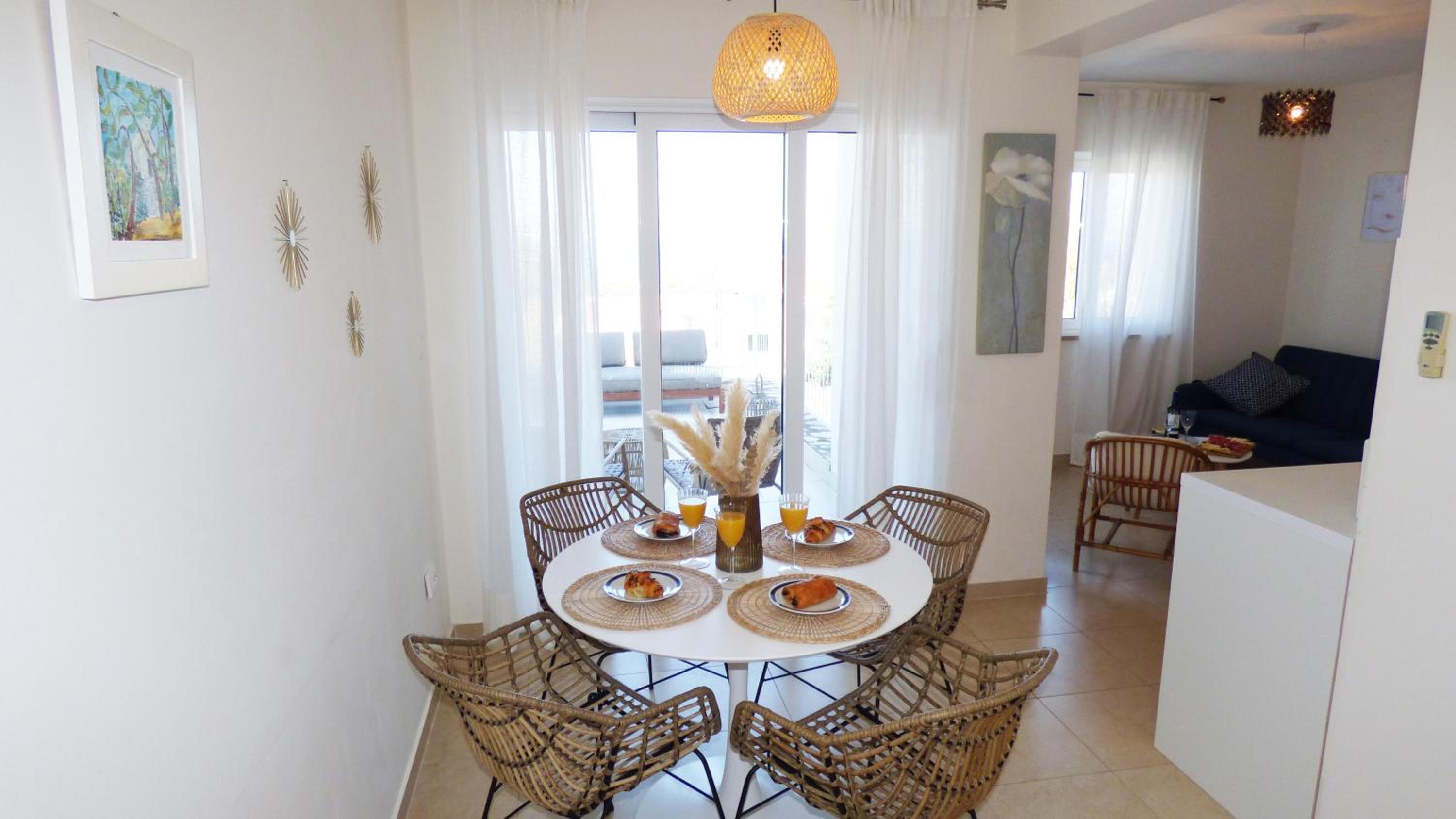 Appartamento Daisy con vista mare e piscina