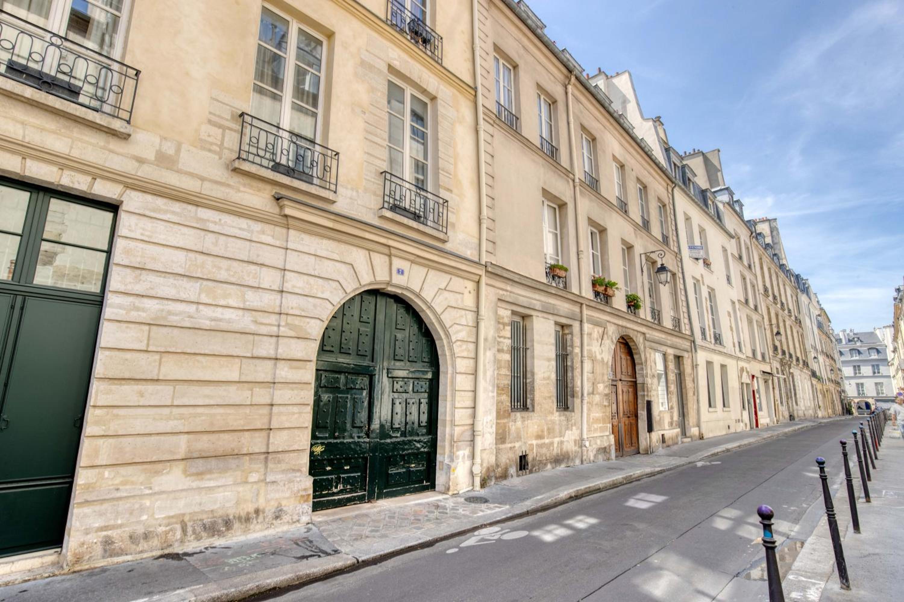 New & Design Studios in the Heart of Le Marais