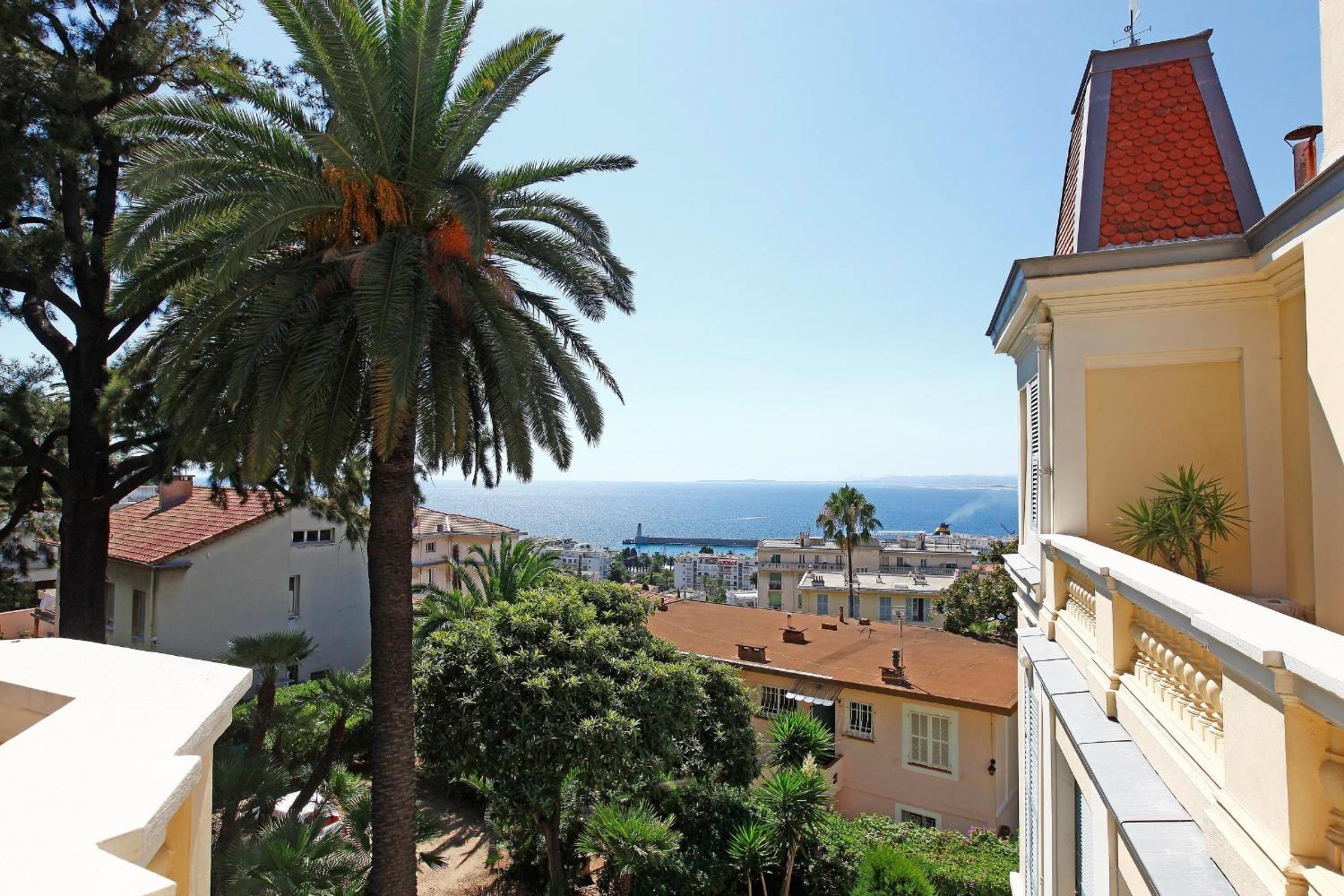 Magnifique appartement d'époque avec Vue Mer 4 personnes avec terrasse Le Port Nice photo 3