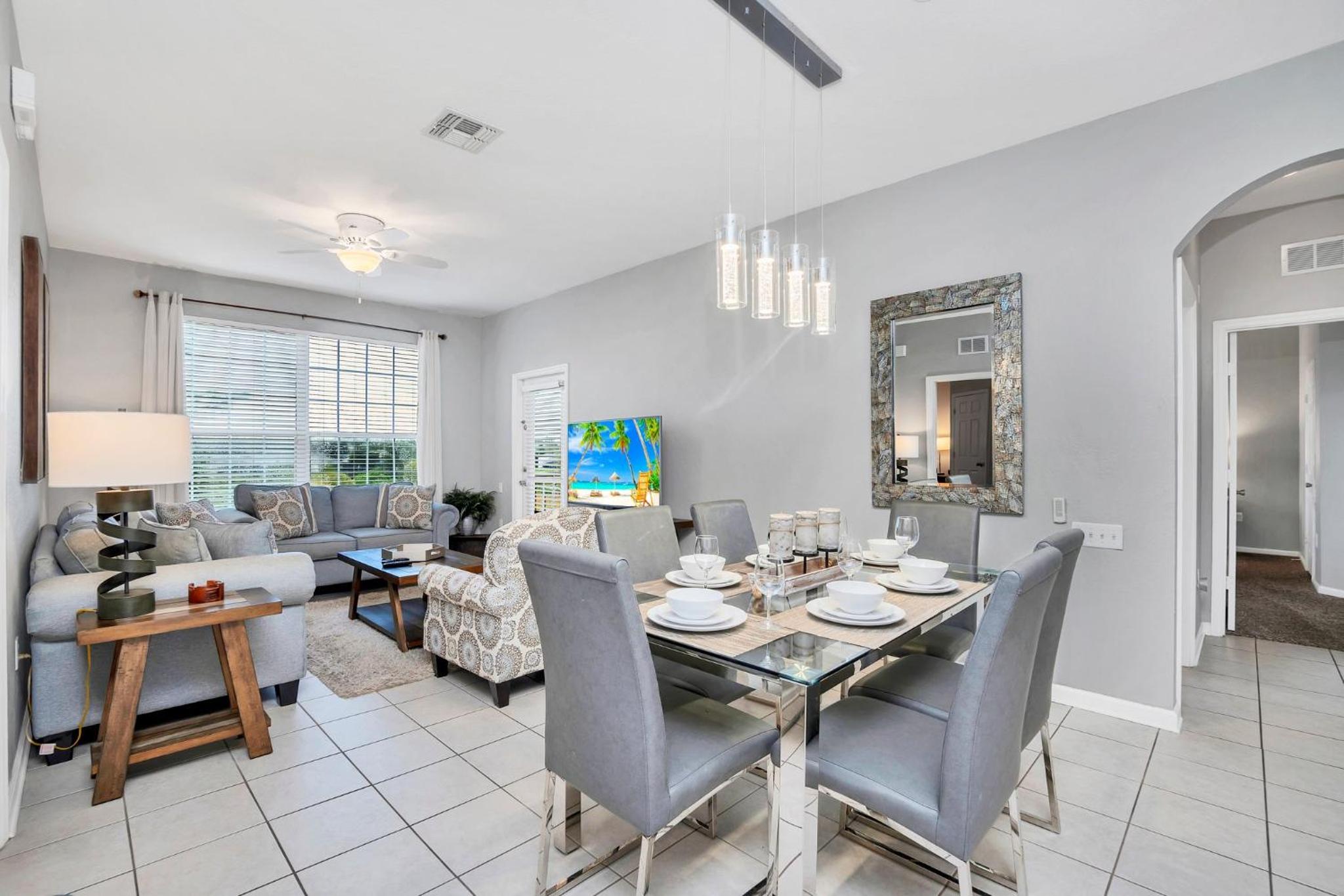 Updated LAKEVIEW Condo, Minutes from Disney