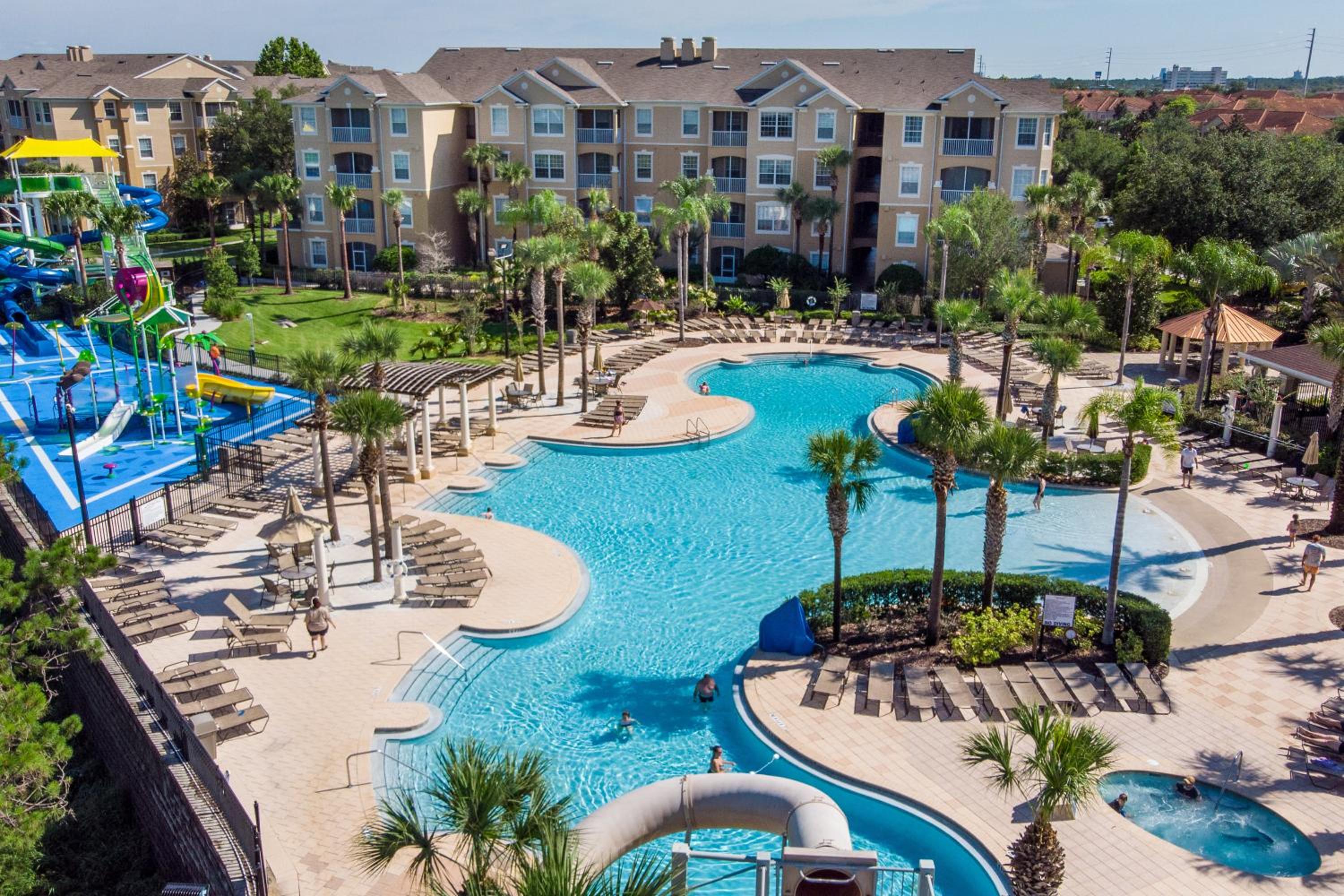 Updated LAKEVIEW Condo, Minutes from Disney