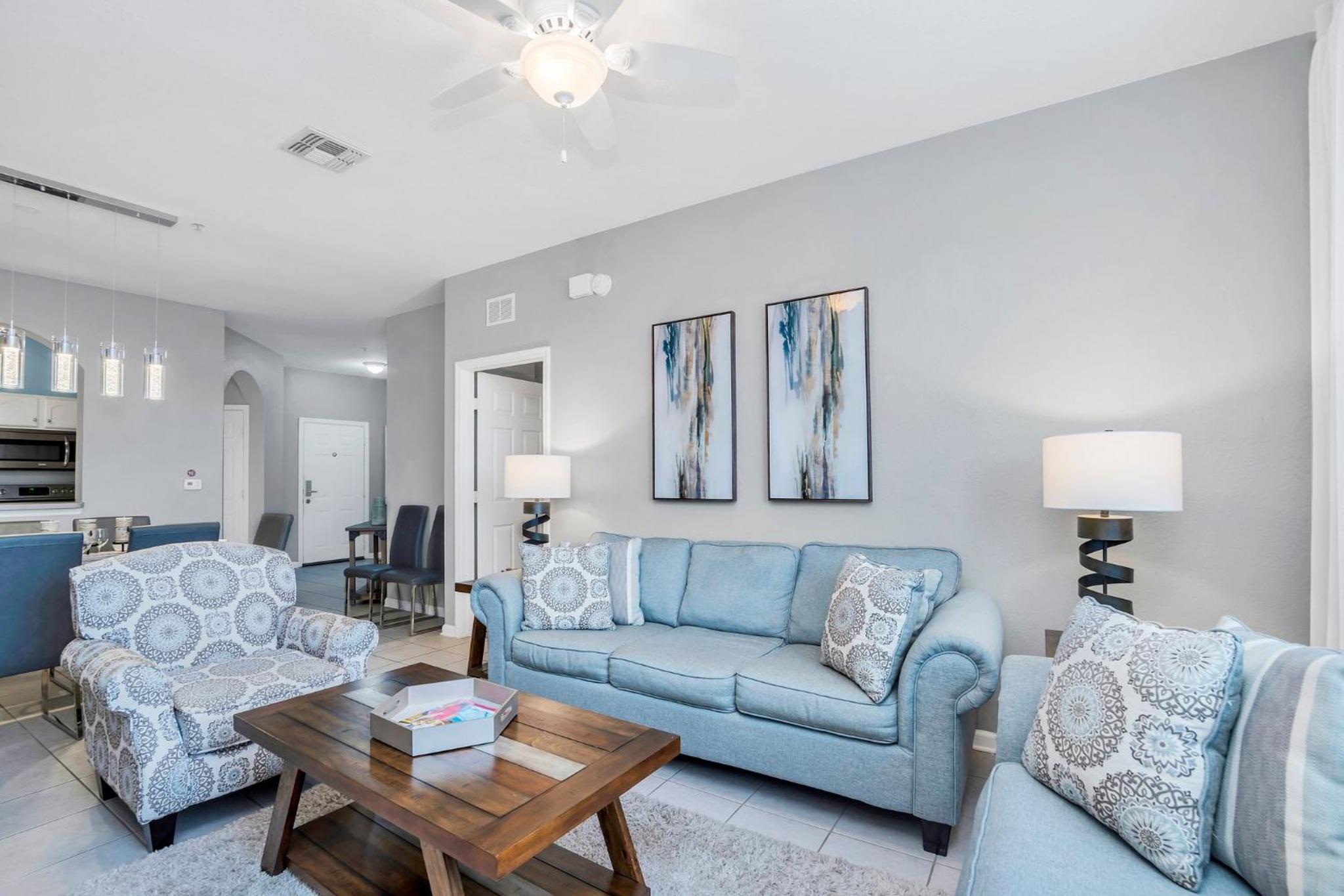 Updated LAKEVIEW Condo, Minutes from Disney