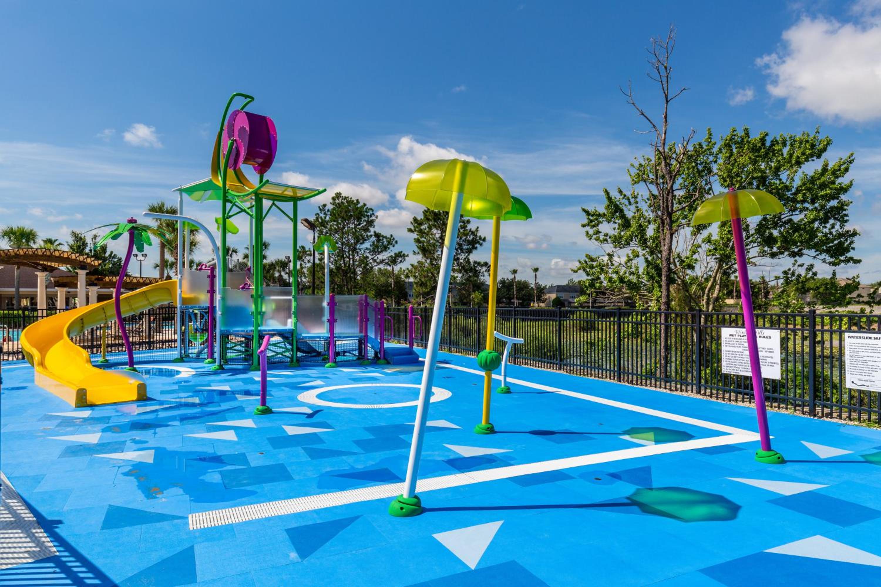 Updated LAKEVIEW Condo, Minutes from Disney