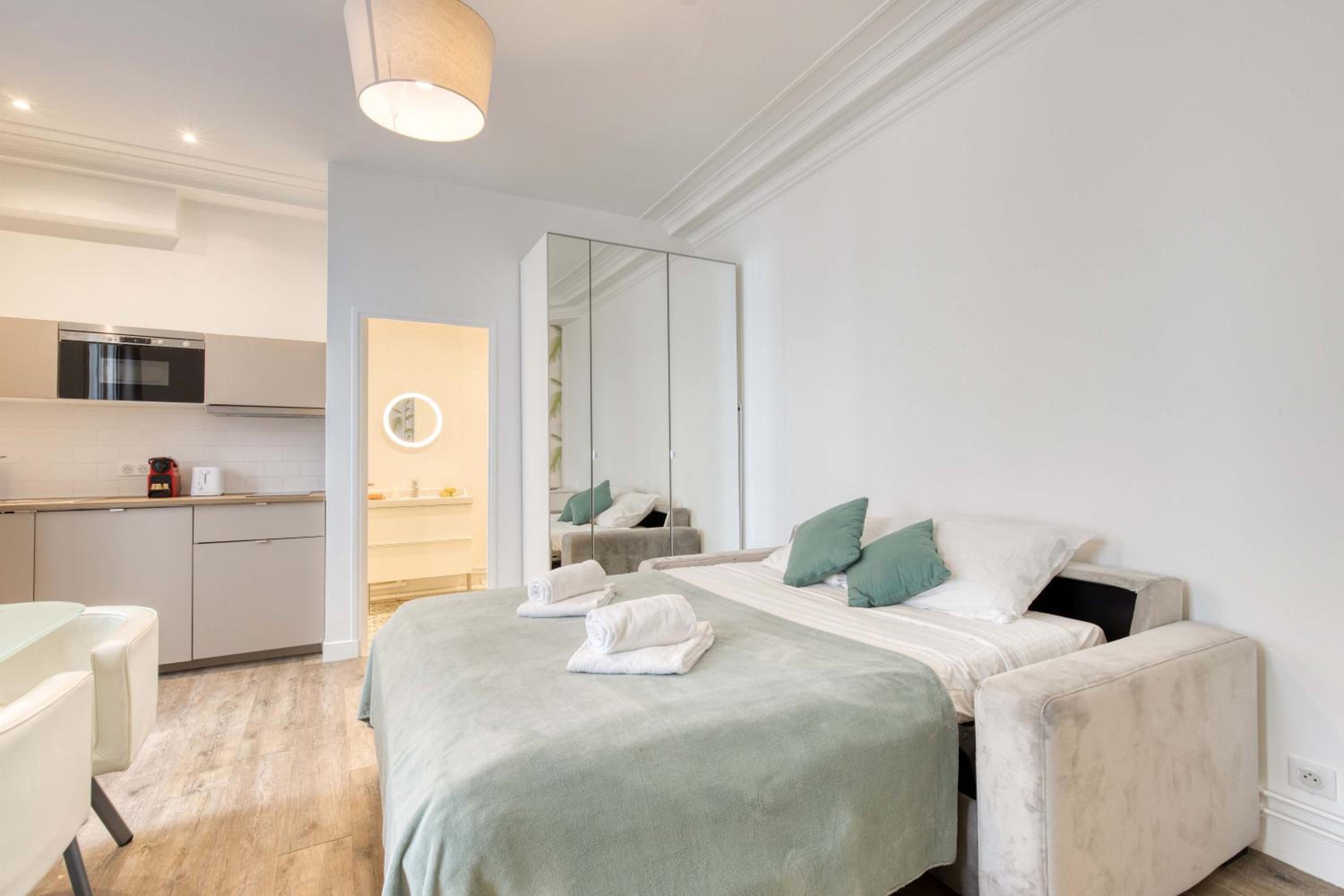 New & Design 1bd Flat in the Heart of le Marais