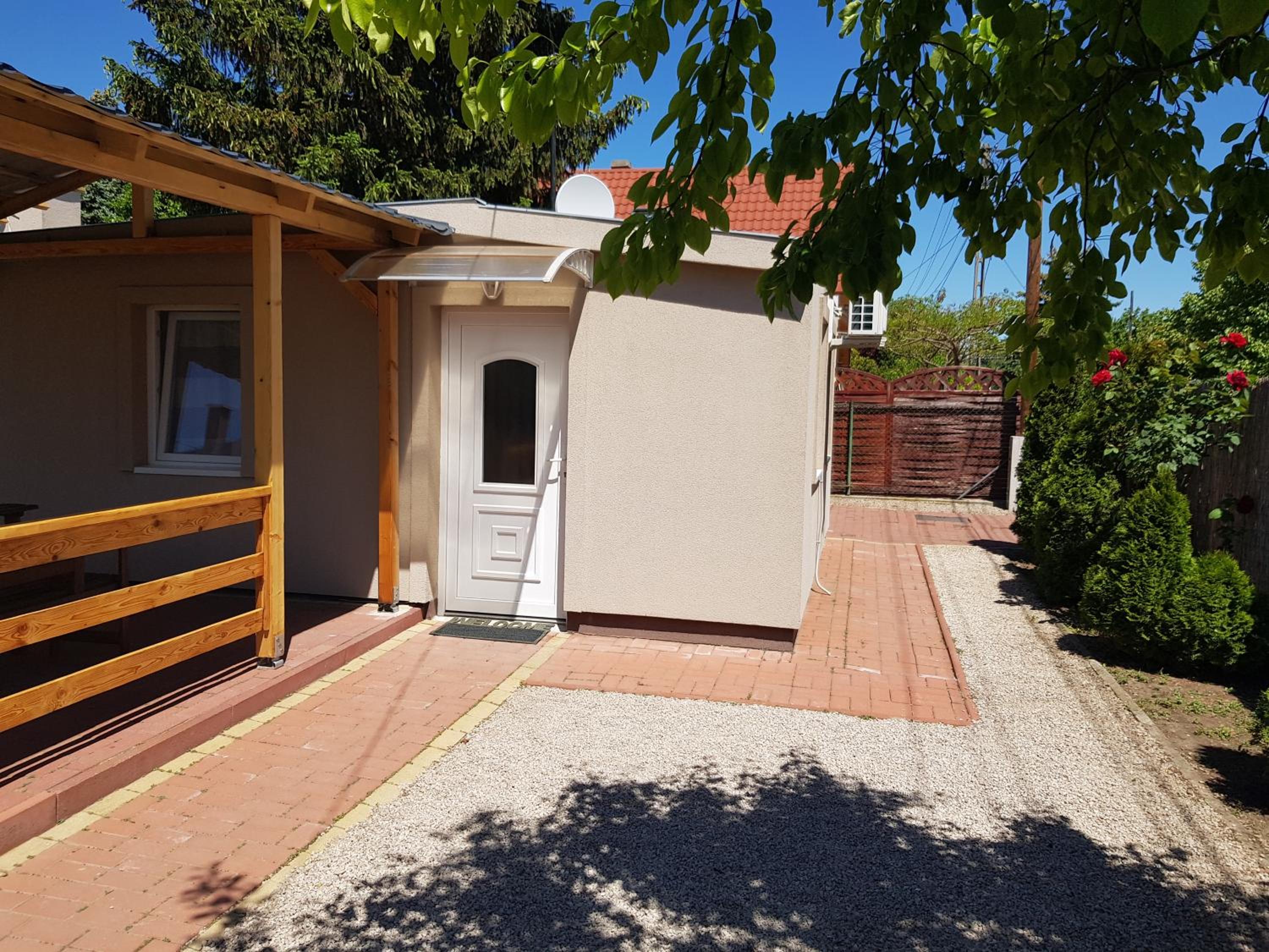 Rezeda Apartman view 3