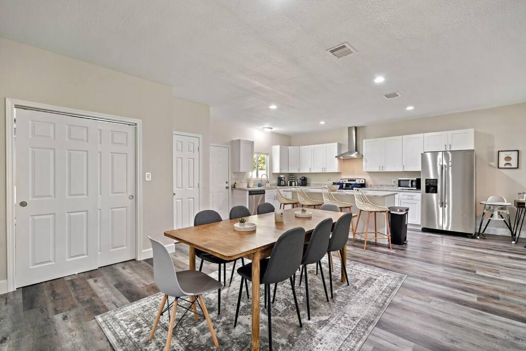 Central & Stylish Home with Games 8 Mins to Downtown view 3