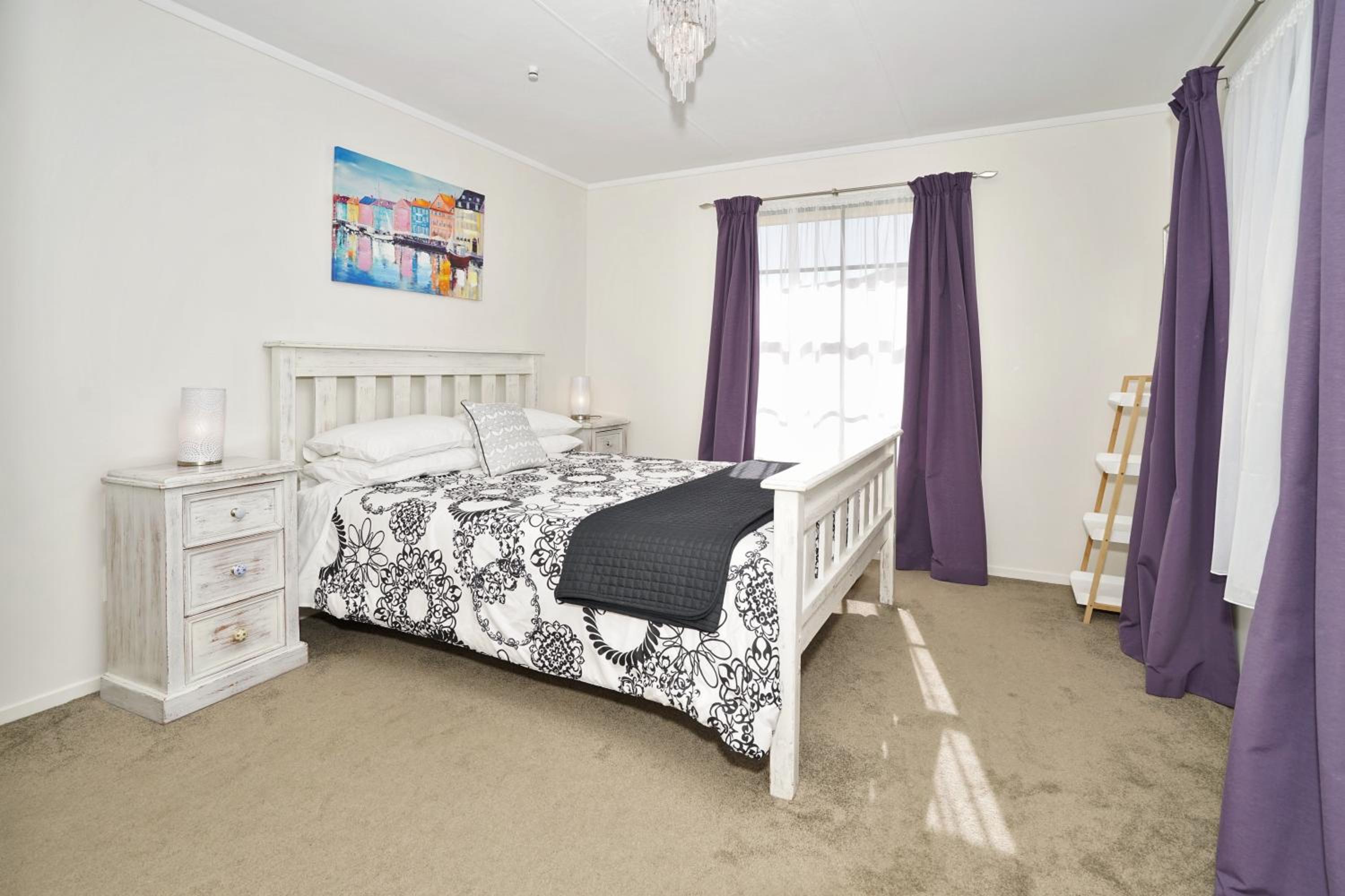Sunny Unit on Grey St view 3