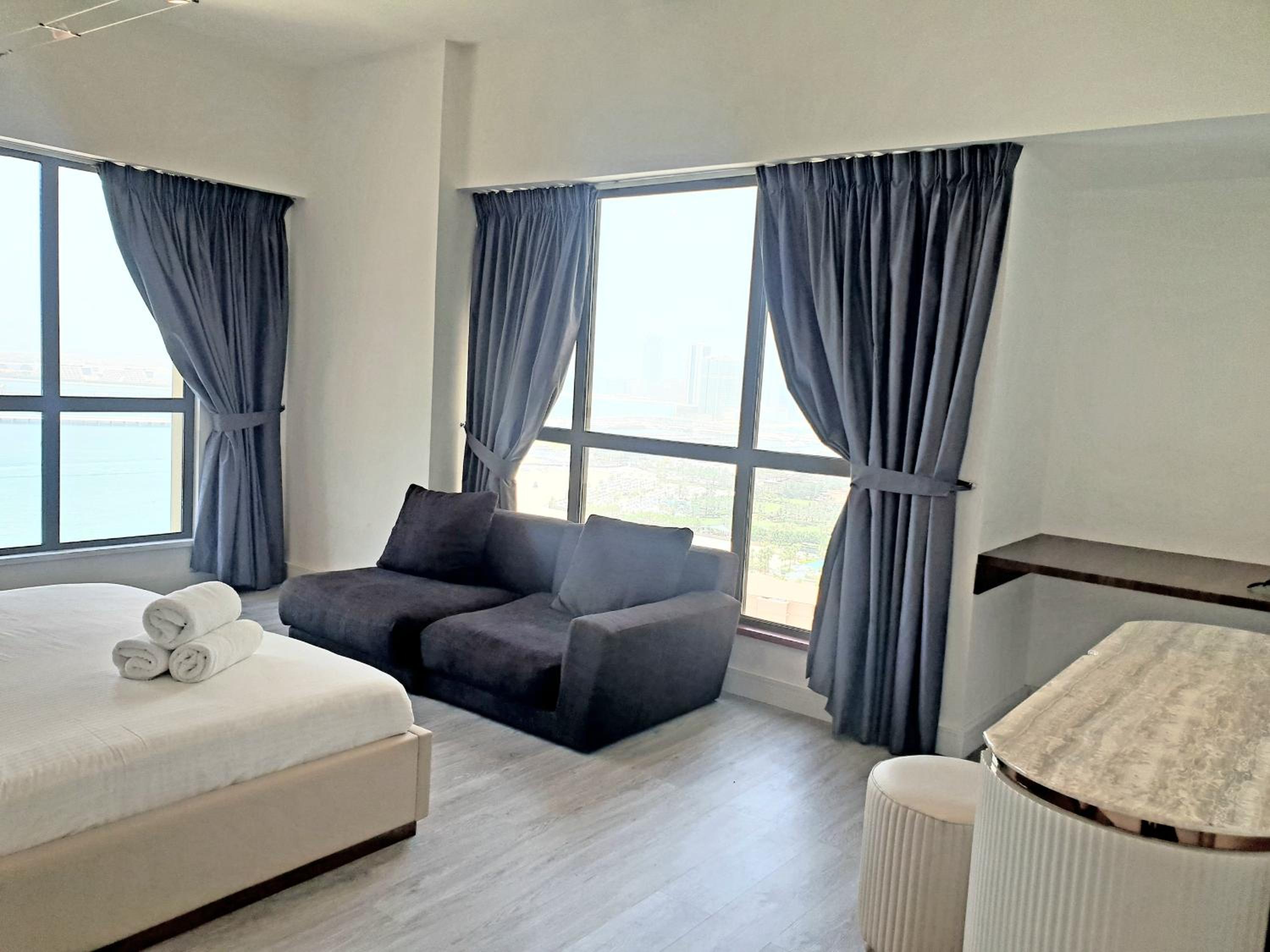 Modern Panoramic Sea View 3BR Apartment on JBR Walk
