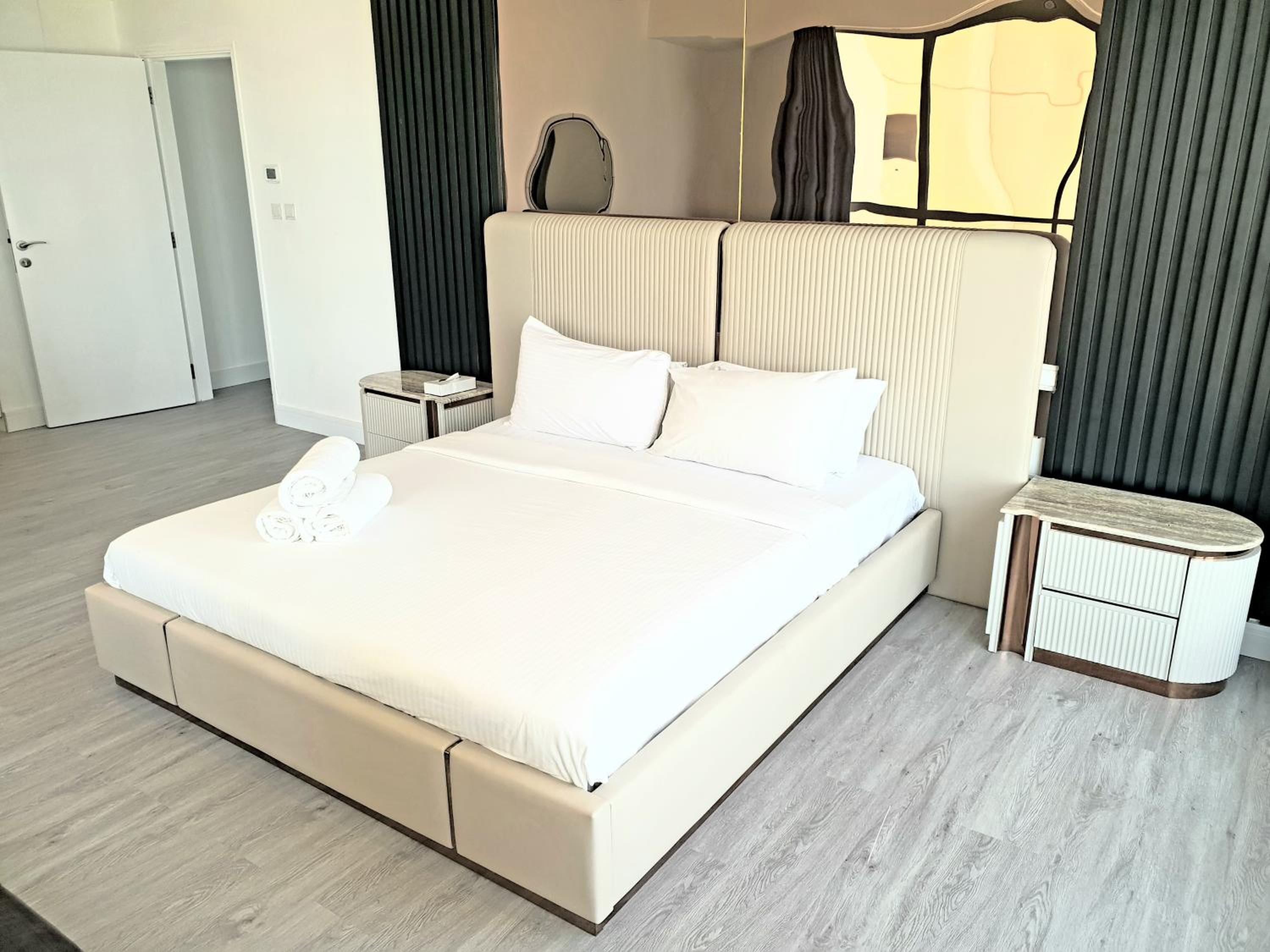 Modern Panoramic Sea View 3BR Apartment on JBR Walk