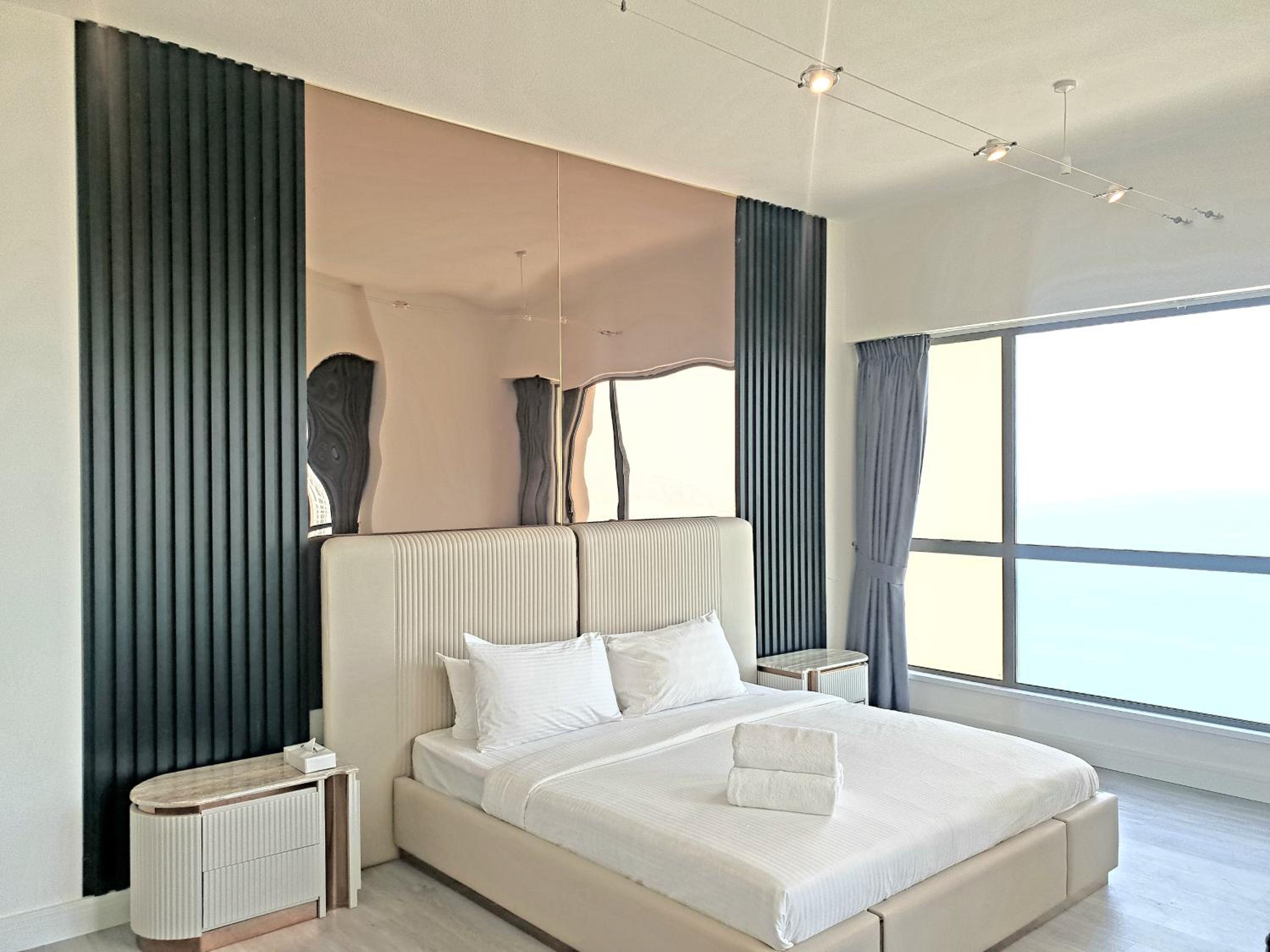 Modern Panoramic Sea View 3BR Apartment on JBR Walk