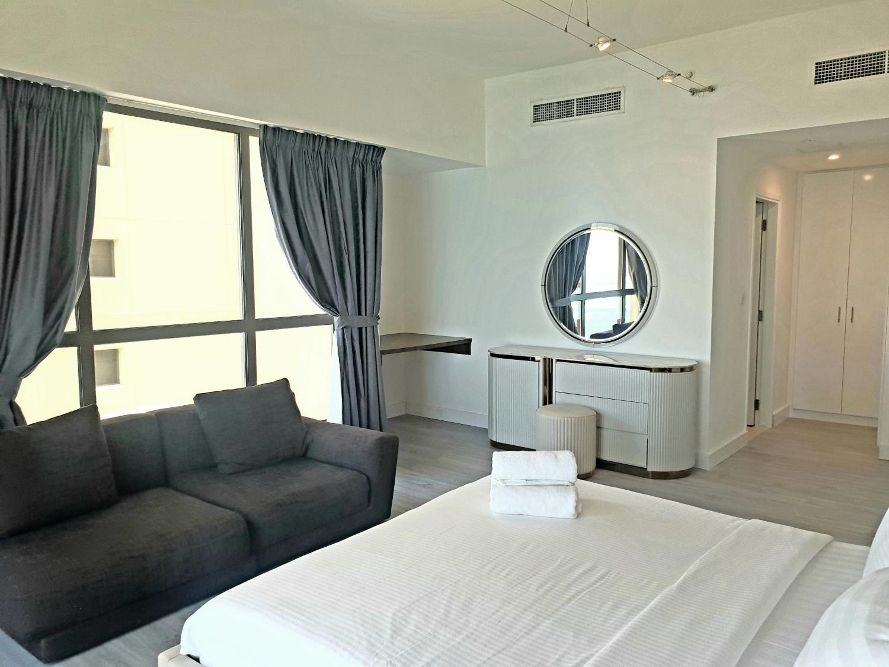 Modern Panoramic Sea View 3BR Apartment on JBR Walk