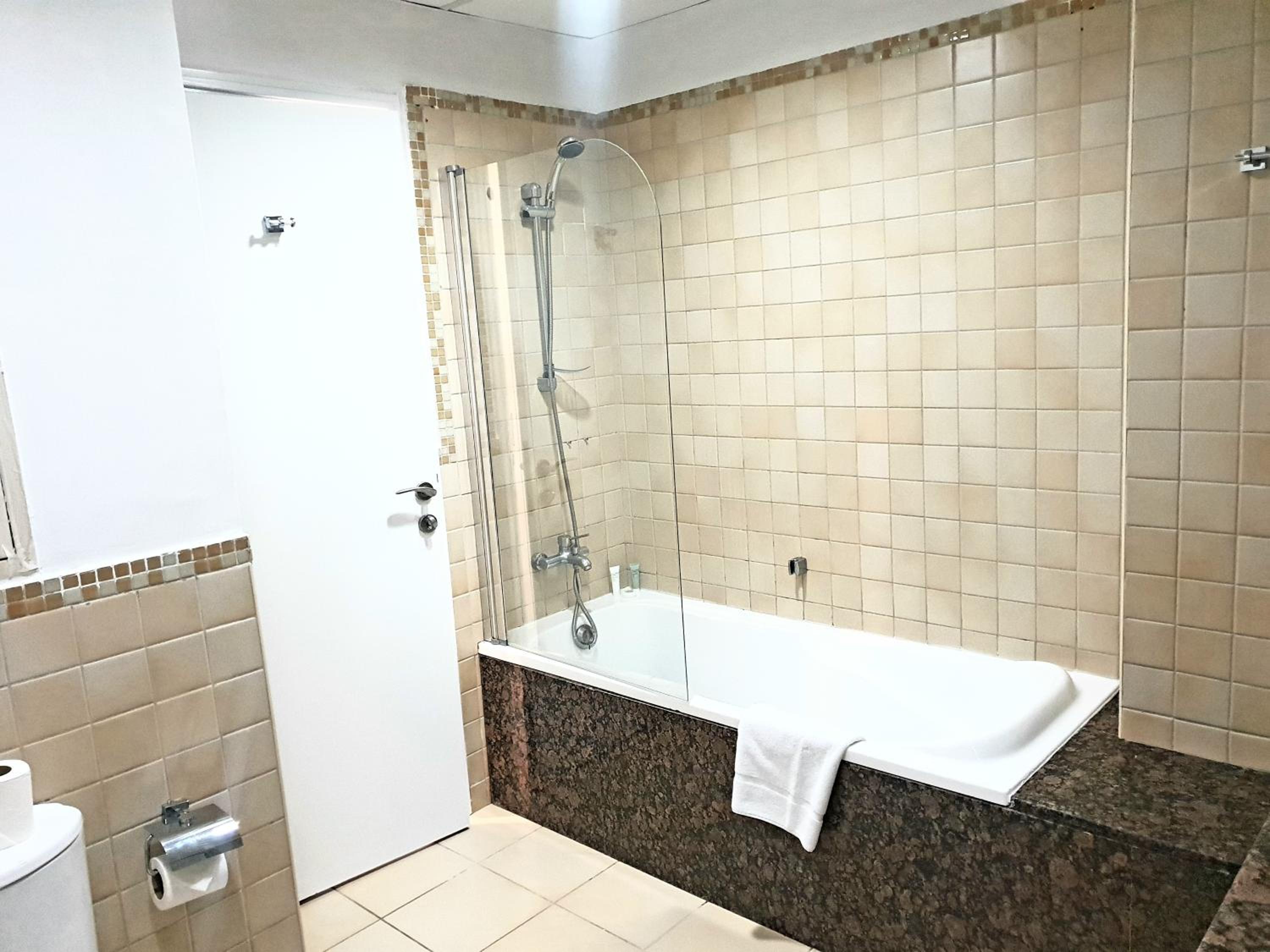 Modern Panoramic Sea View 3BR Apartment on JBR Walk